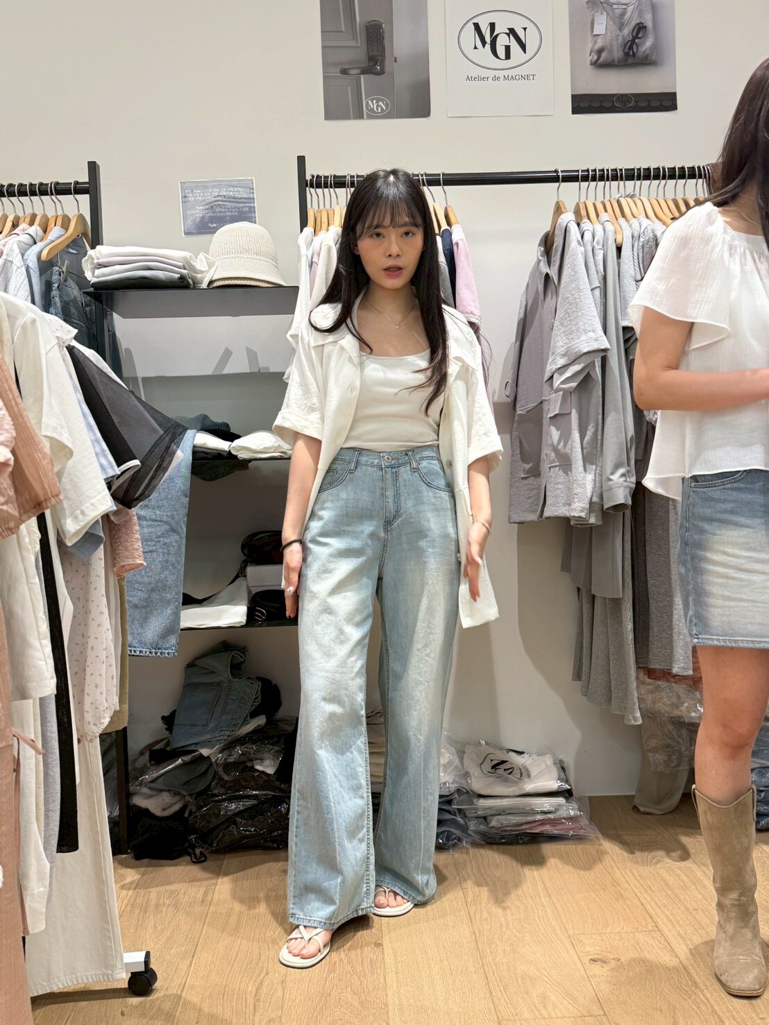 MN6106 中綫刷色貓鬚洗水牛仔褲