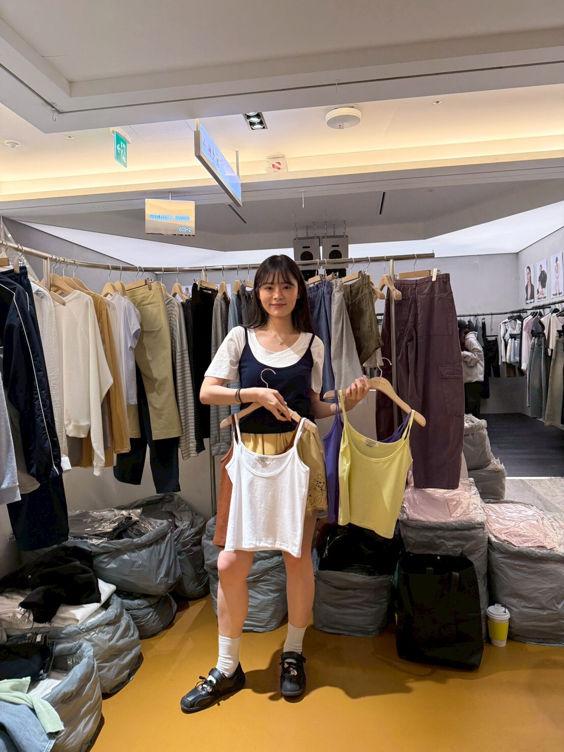 DV6102 低胸小性感吊帶背心（優惠碼不適用）