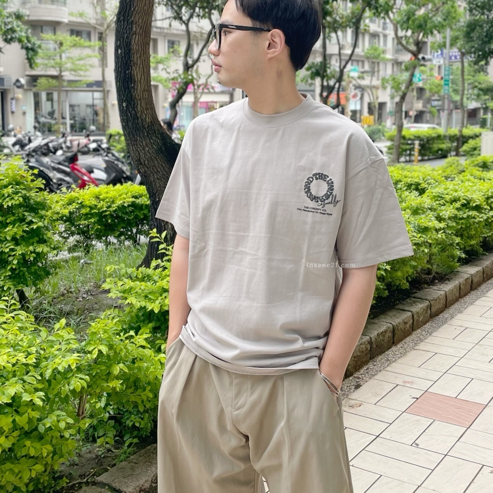 CONCEPT 圓形字體圖案 三色 休閒 短袖 上衣