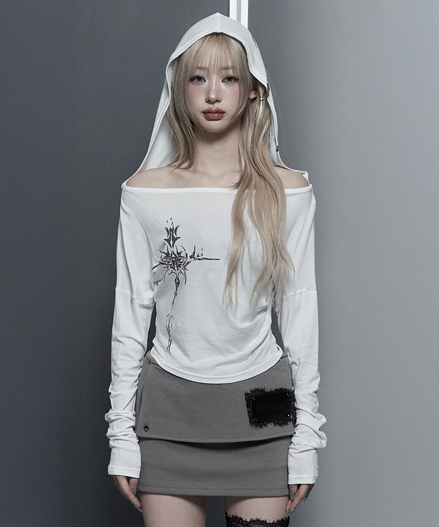 ETRE AU SOMMET  字母印花修身長袖上衣 ET26SSTHD04IV