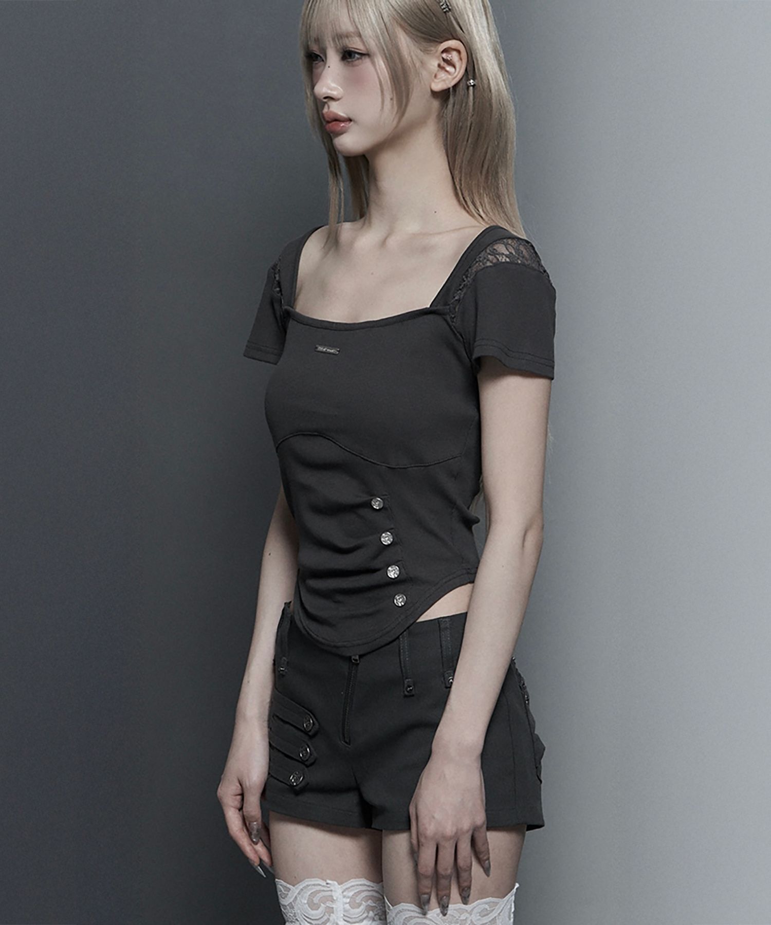 ETRE AU SOMMET 胸線細褶短袖上衣 深灰 ET26SSTHS05DG