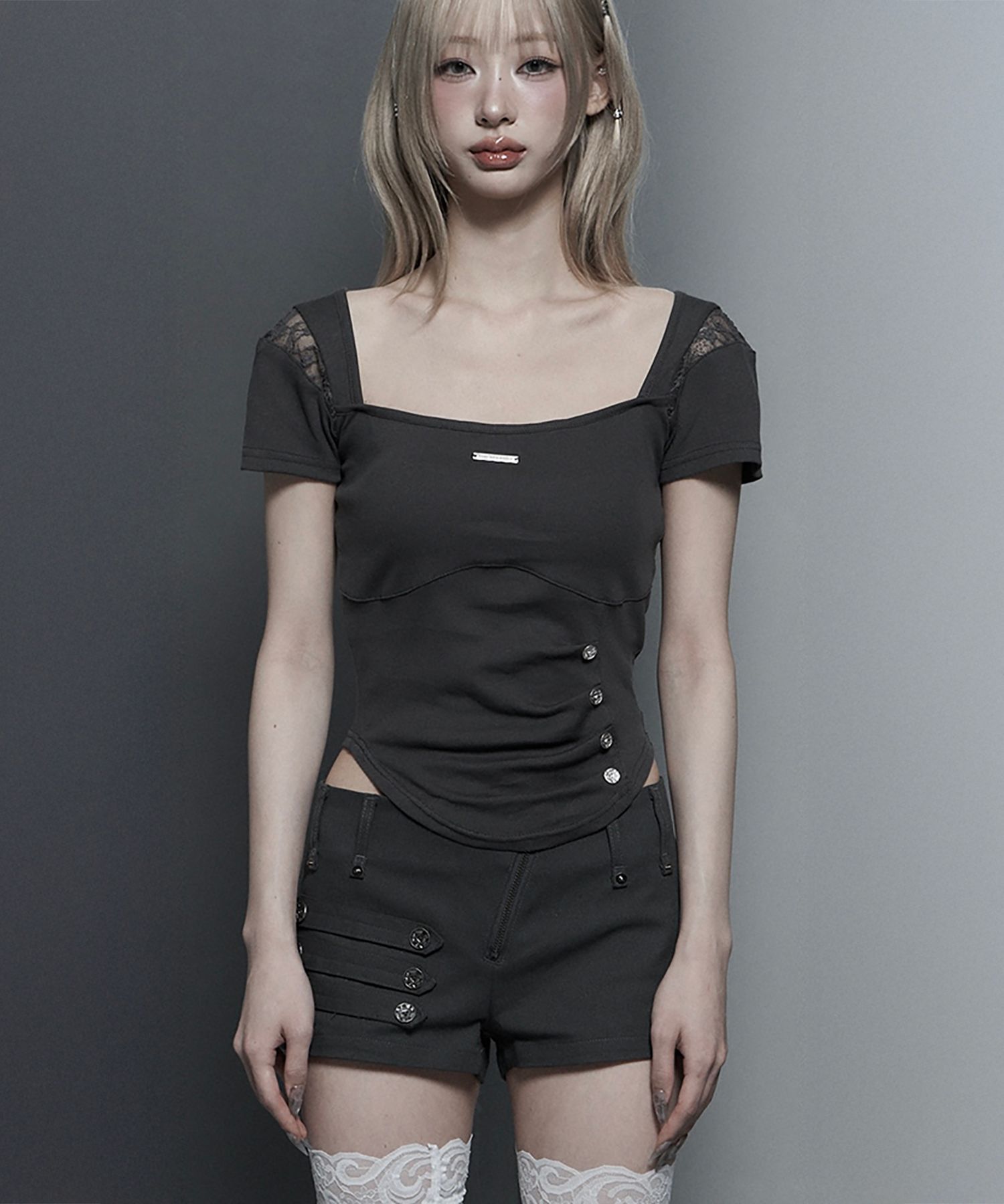 ETRE AU SOMMET 胸線細褶短袖上衣 深灰 ET26SSTHS05DG