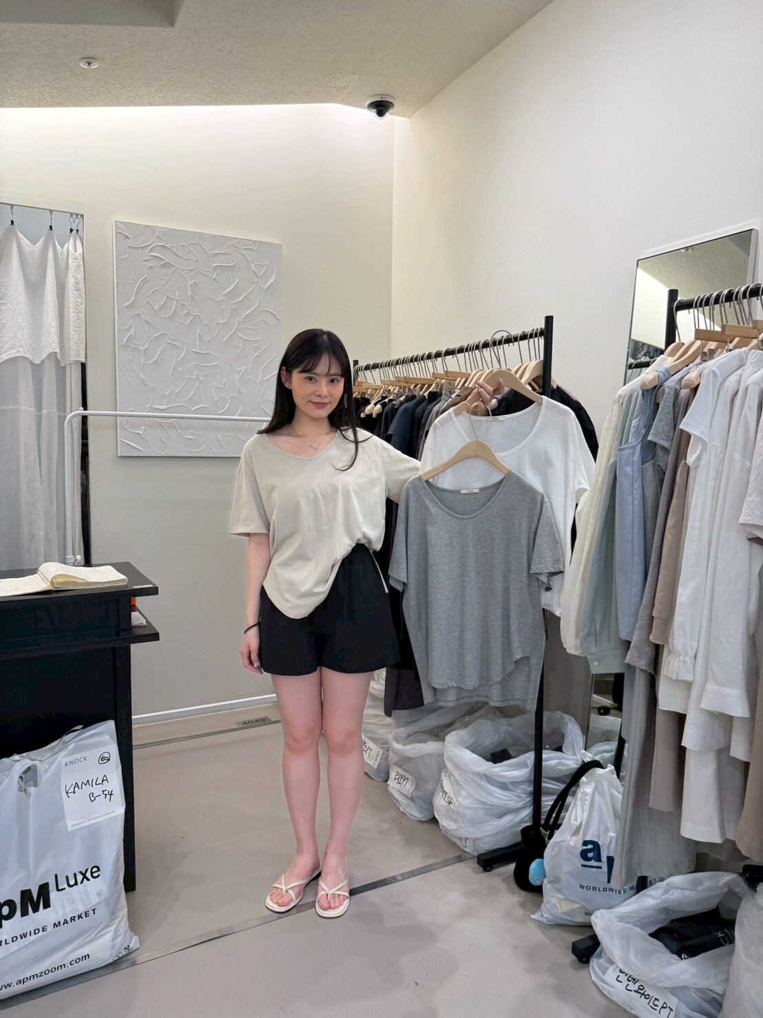 KN6133 U領弧形下擺Tee