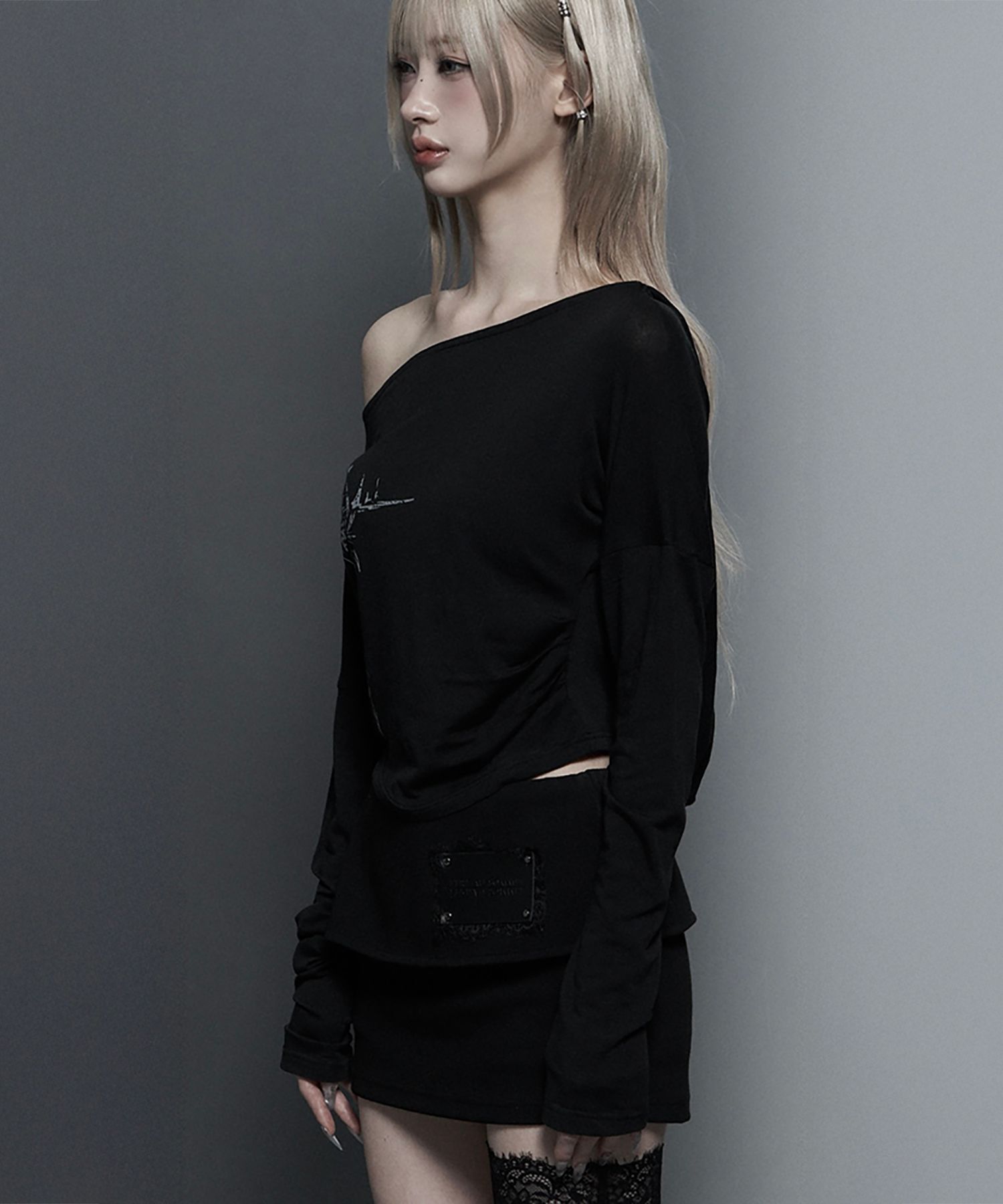 ETRE AU SOMMET 字母印花修身長袖上衣 ET26SSTHD04BK