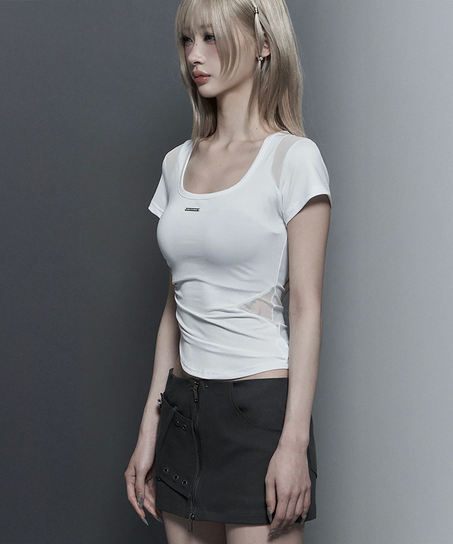 ETRE AU SOMMET 方領抽皺修身短袖上衣 ET26SSTHS02WH