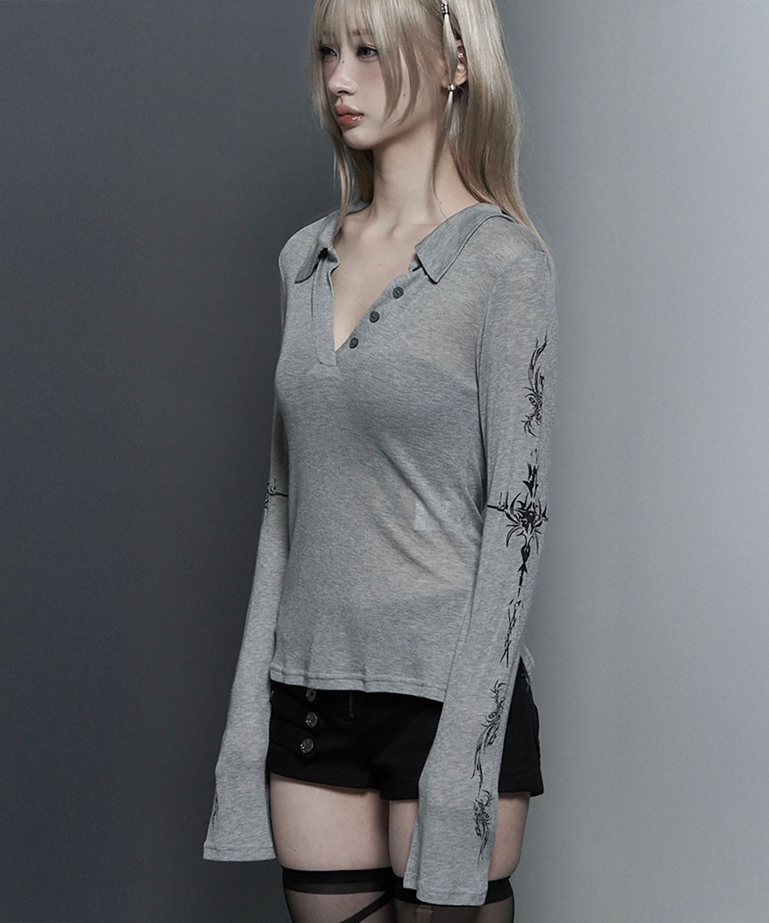 ETRE AU SOMMET 羅紋領刺青長袖上衣 ET26SSTLS05LG