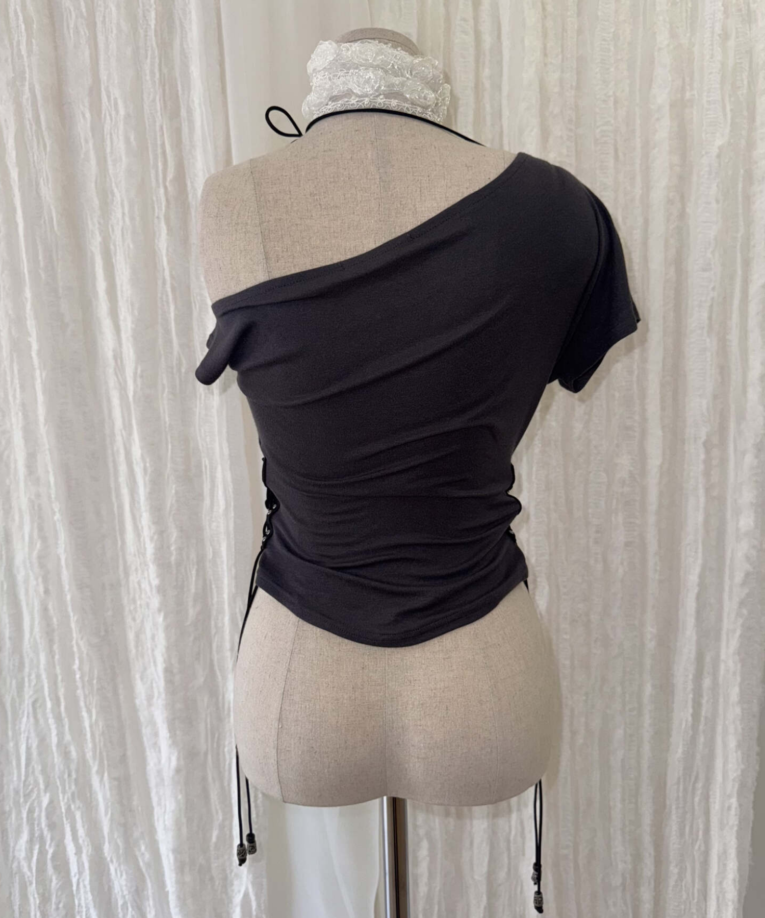 ETRE AU SOMMET 側綁帶珍珠馬甲短版上衣 20054225106471