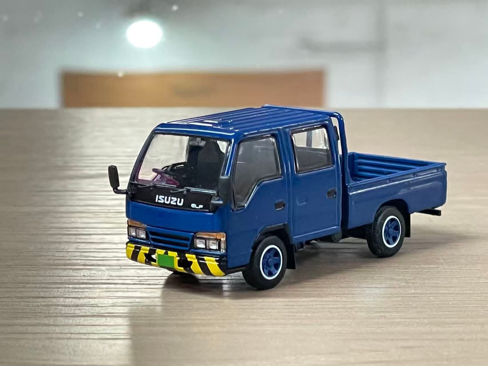 1/64 DBGT Model Isuzu ELF 1993 Blue (DMIELF93BL )