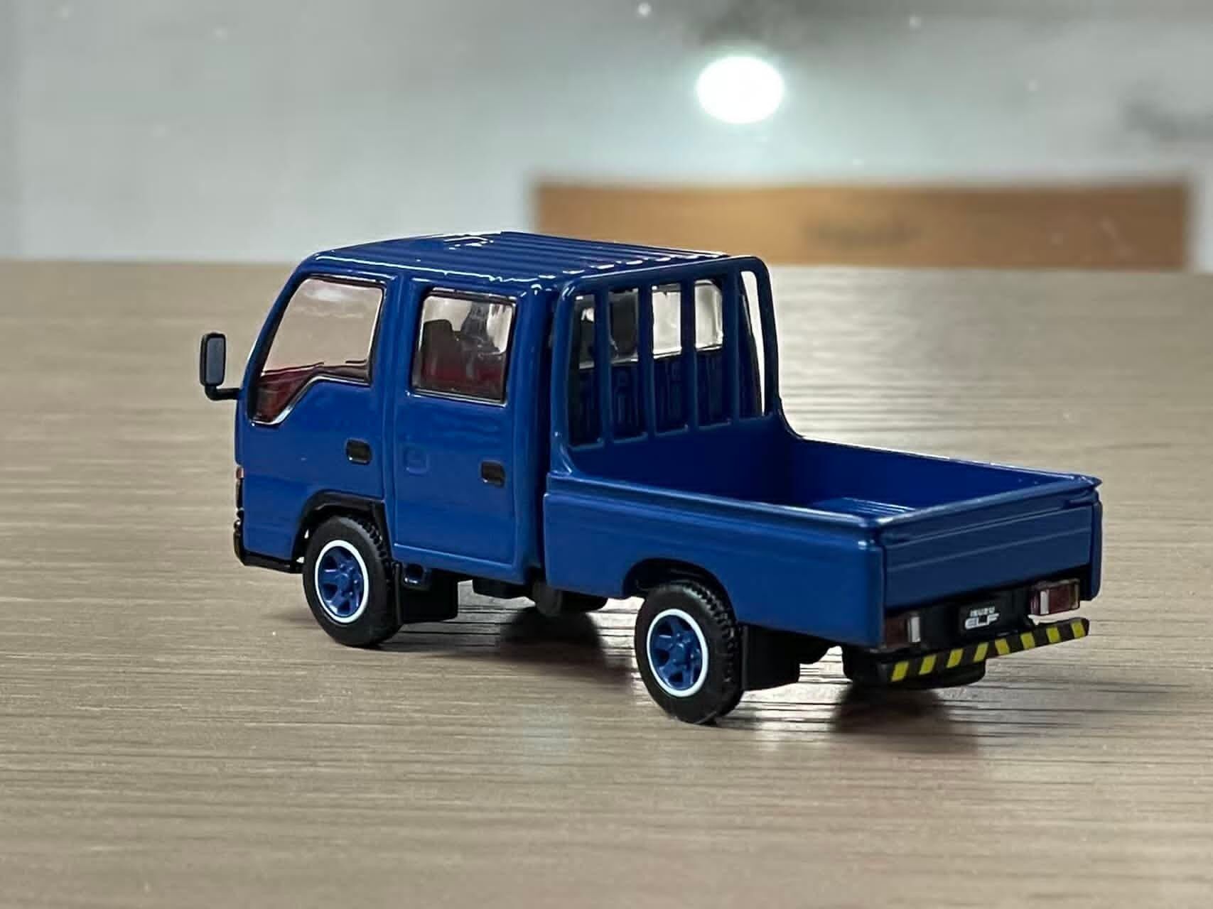1/64 DBGT Model Isuzu ELF 1993 Blue (DMIELF93BL )