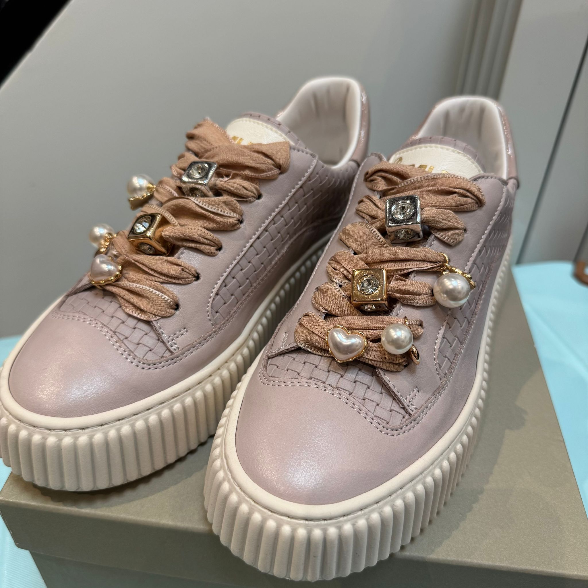 FRA-CCG0425-330 Var S-456 - GUTTUSO LUX PERLA -SANZIO PERLA - F.DO RA BIANCOEVA (8205 ACC-RA) (M款) (35-42)