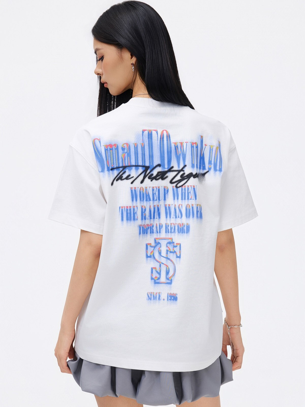 STK SmallTownKid Matte Glossy Logo Font - Casual Loose Short-Sleeve T-Shirt