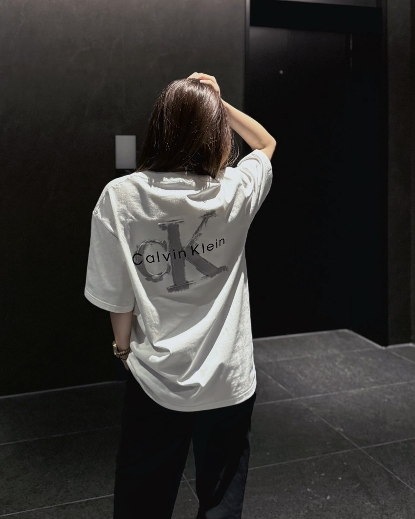 Calvin Klein 大Logo 浮雕 CK 短袖 短Tee 上衣 黑色 白色