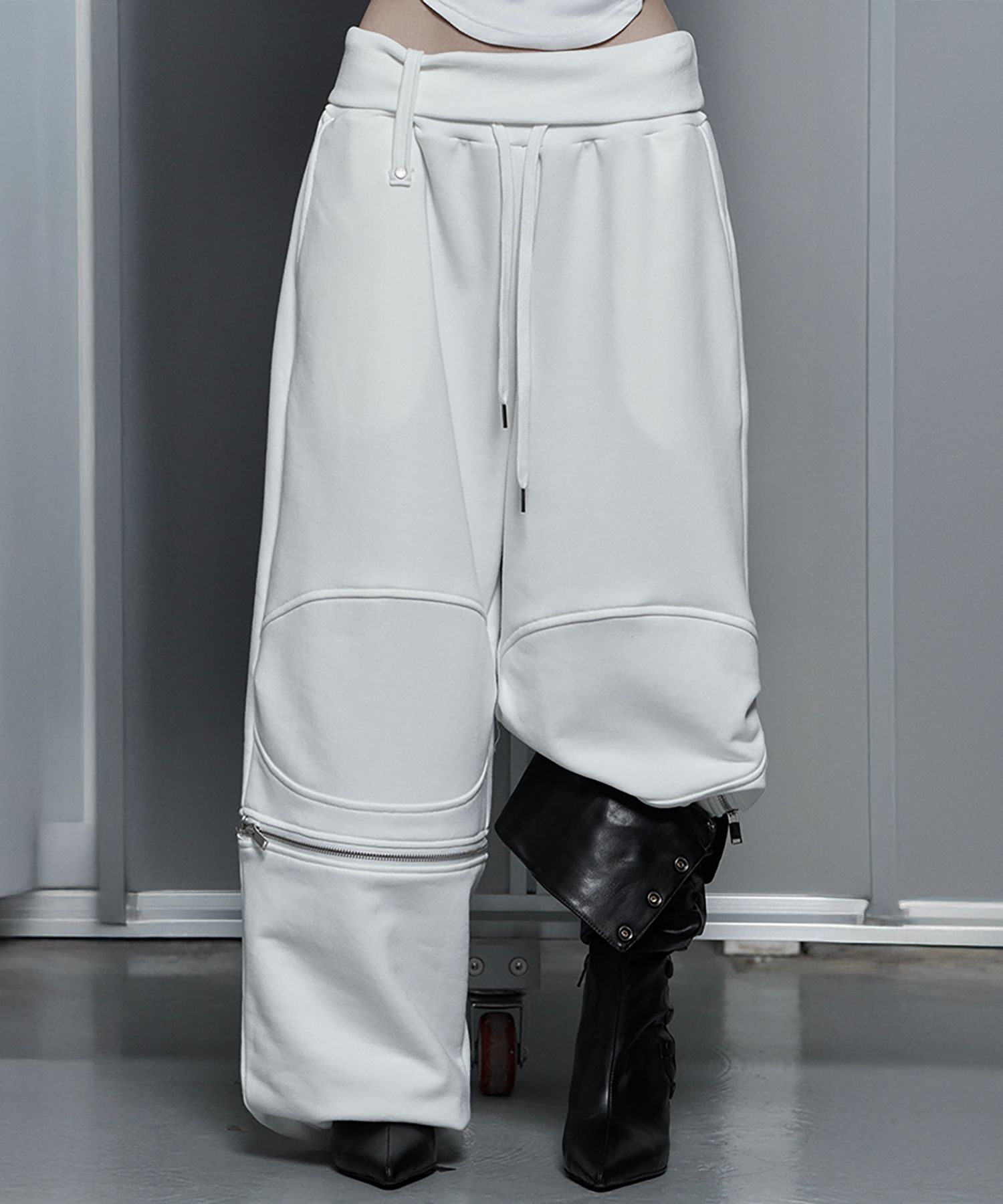 ETRE AU SOMMET 兩穿拉鍊雙膝百慕達寬褲 ET26SSPTP01WH