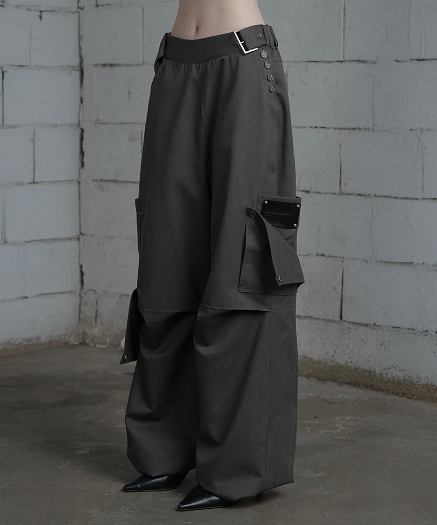 ETRE AU SOMMET 腰帶雙口袋拼接寬版長褲 ET26SSPCP01CH