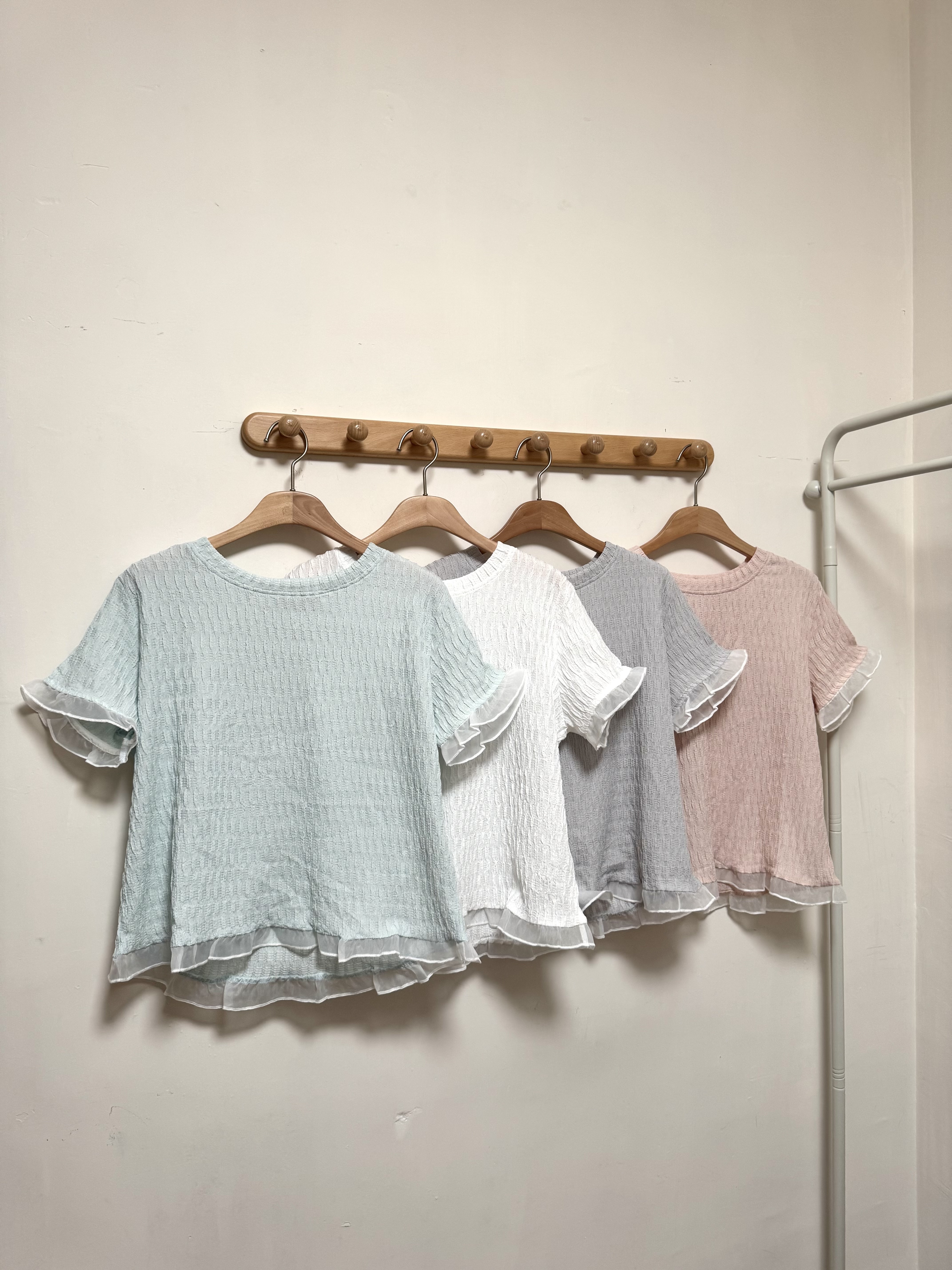 壓紋花邊袖圓領Top