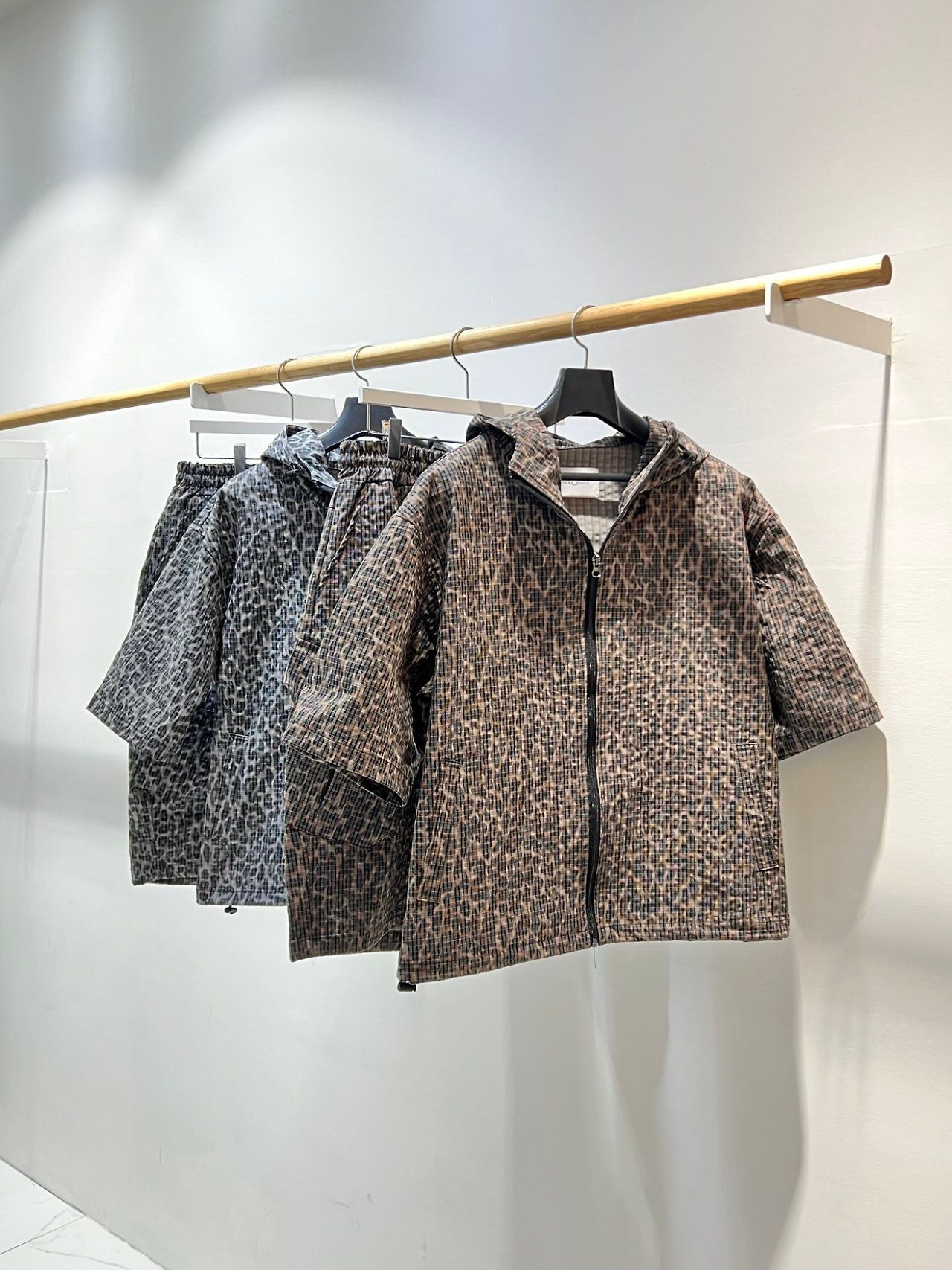 豹紋連帽拉鍊短袖外套 C_y-162JK