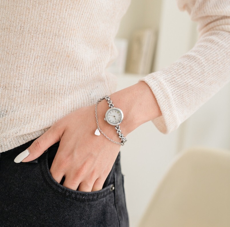 【預購】韓國 VOLKSWAGEN WATCH 施華洛世奇 寶石 疊層 手鐲 手鍊 腕錶 手錶