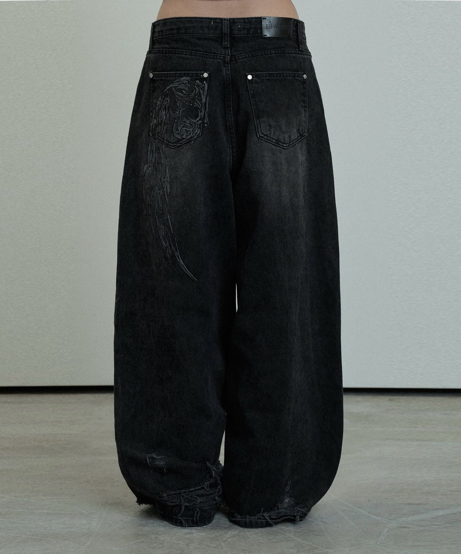 ETRE AU SOMMET 天使鑰匙圈毛邊寬版牛仔褲 ET25SSPDP01BK