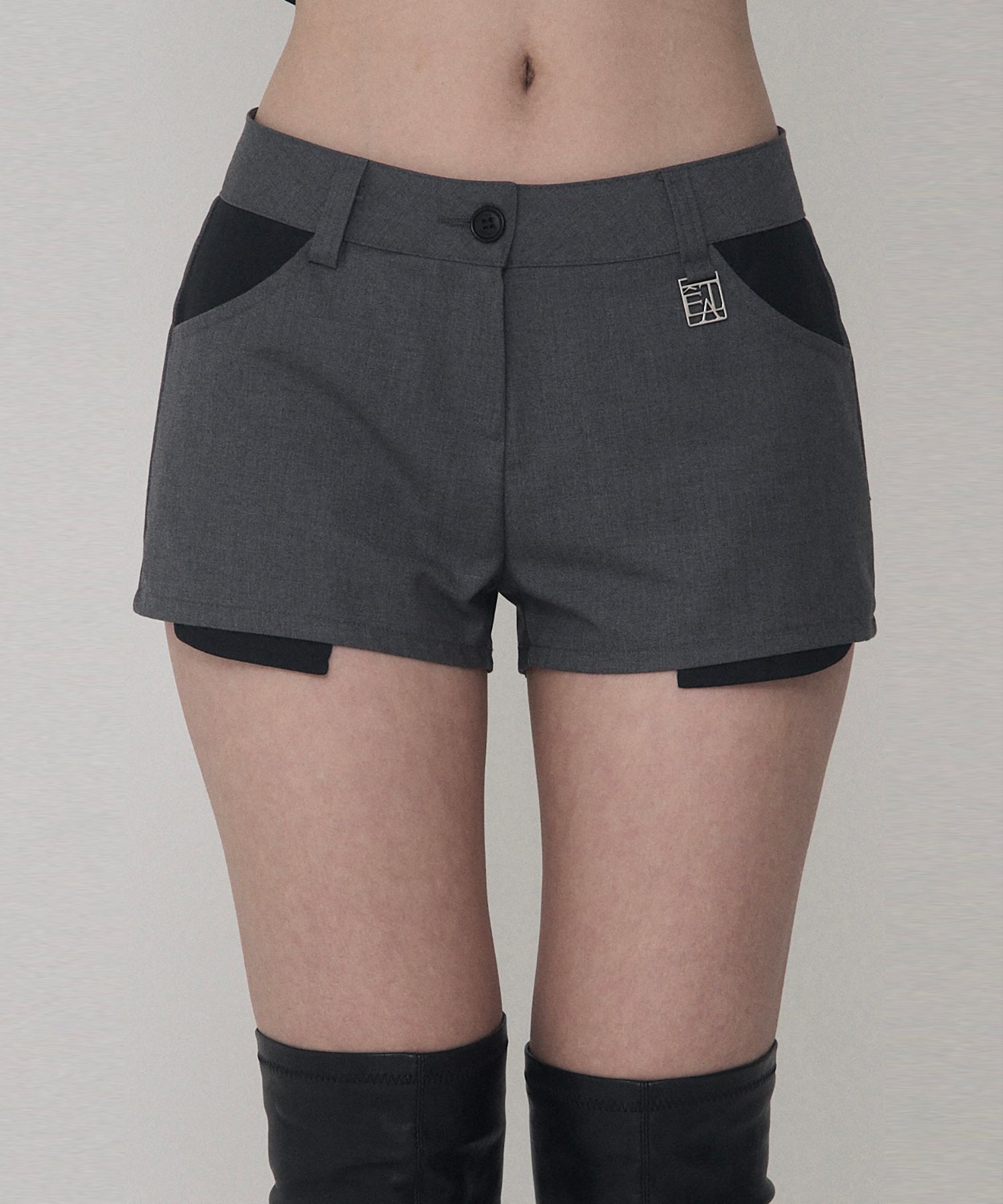 ETRE AU SOMMET 配色層疊微短褲 ET25SSPHP03GR