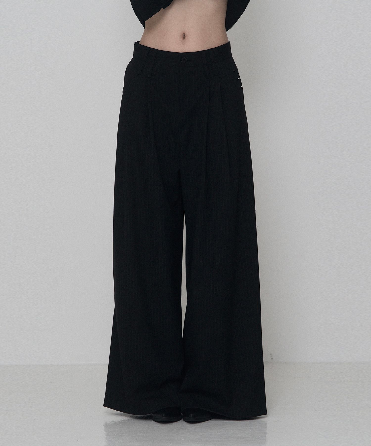 ETRE AU SOMMET 雙褶穿環條紋寬版西裝褲 (黑色) ET25SSPSP01BK