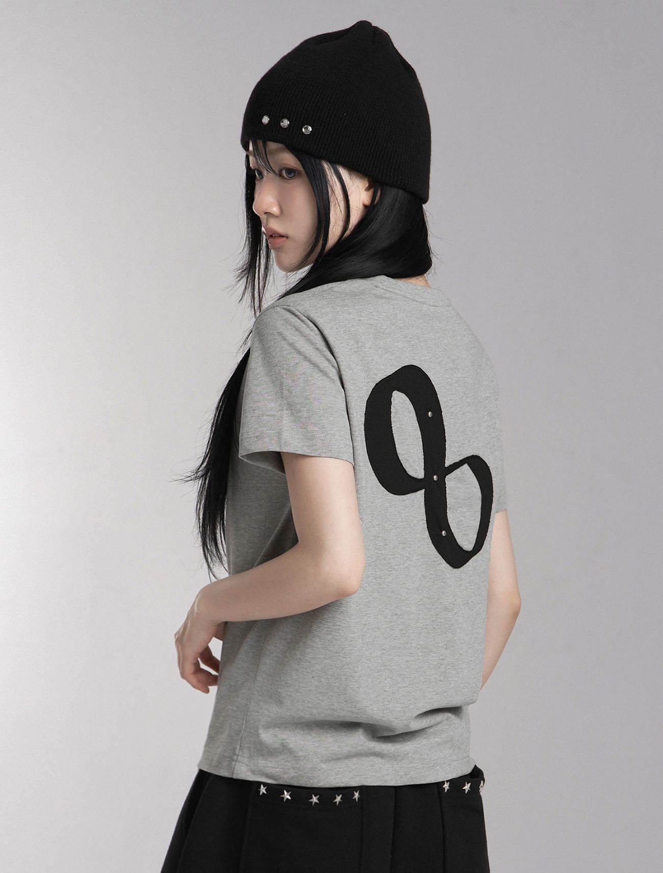 LOOXP 鉚釘貼布刺繡短袖T恤 灰色 9863-2