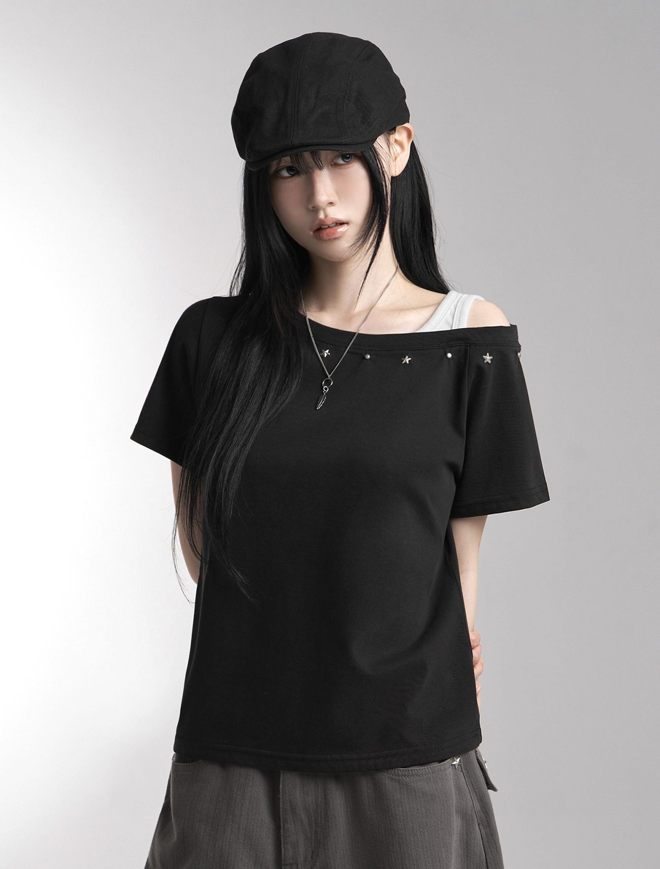 LOOXP 鉚釘單肩寬鬆短袖T恤 黑色 9857-3