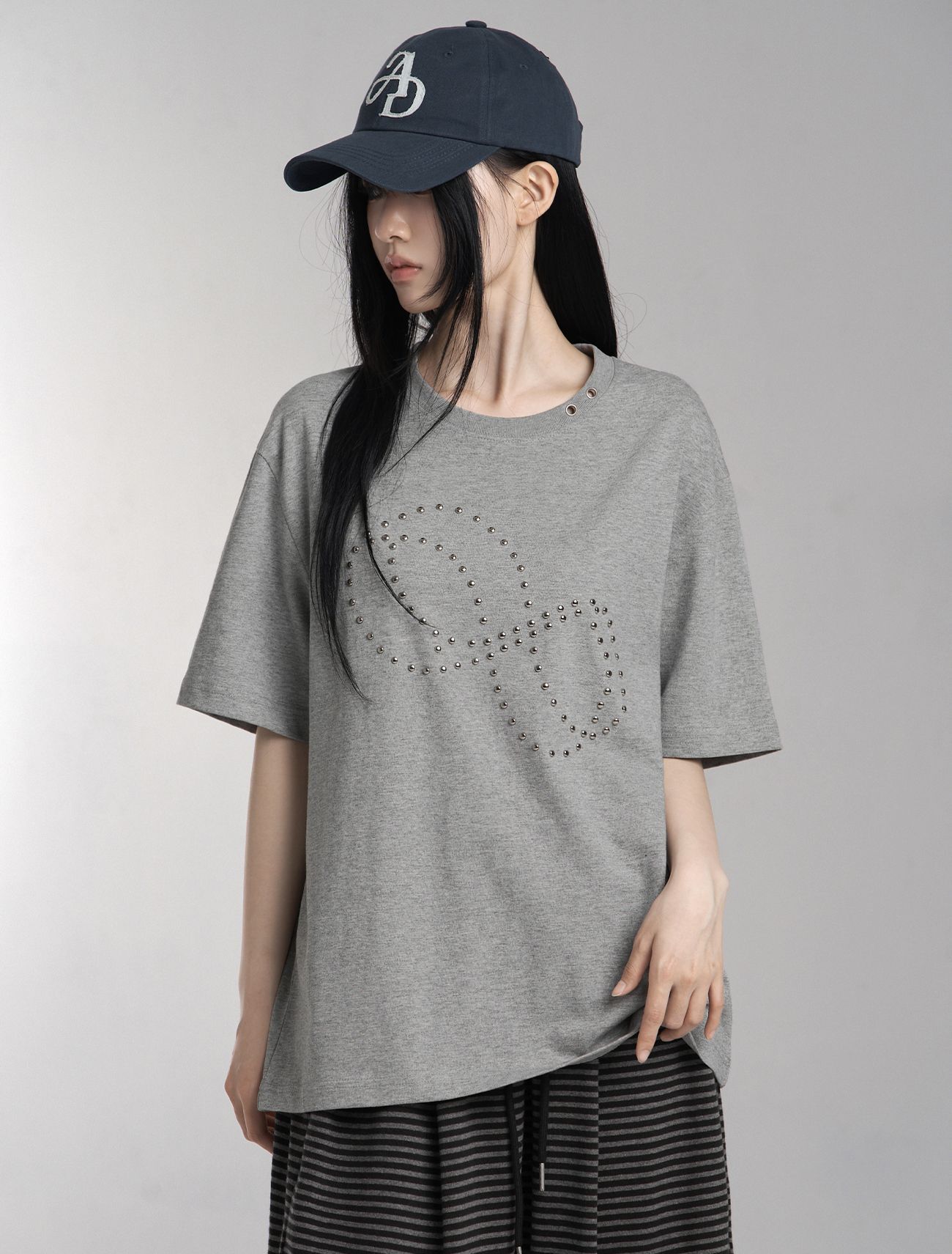 LOOXP 雞眼鉚釘寬版短袖T恤 灰色 9886-2