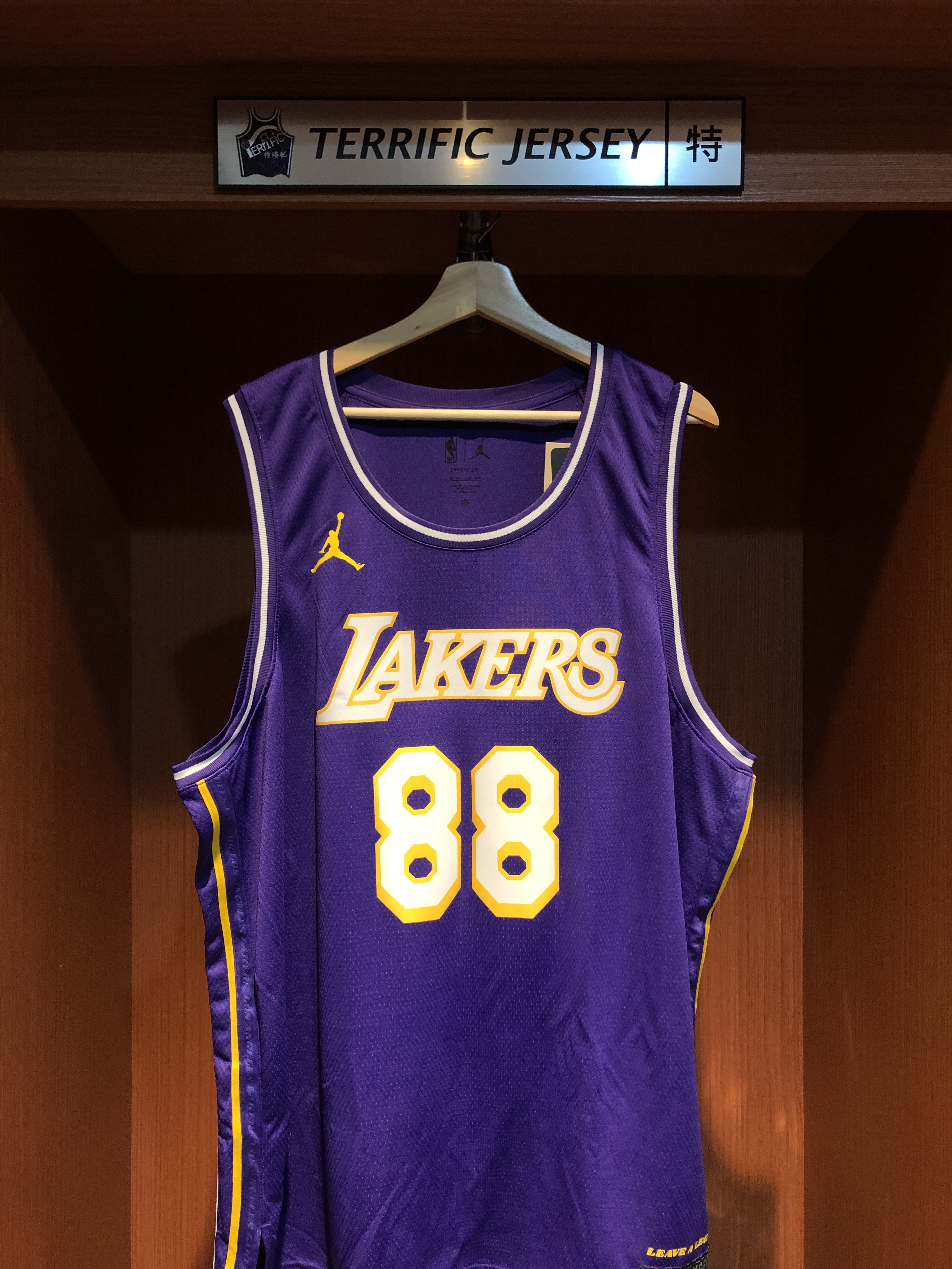 NBA球衣 Yunjin #88 LE SSERAFIM 洛杉磯湖人紫 Statement Jordan Swingman 球迷版 熱轉印 全新