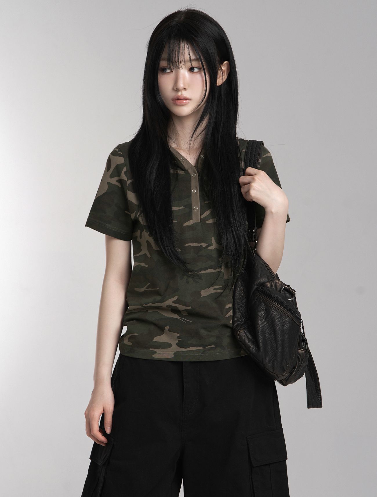 LOOXP 迷彩扣釦修身連帽短袖T恤 9860-2