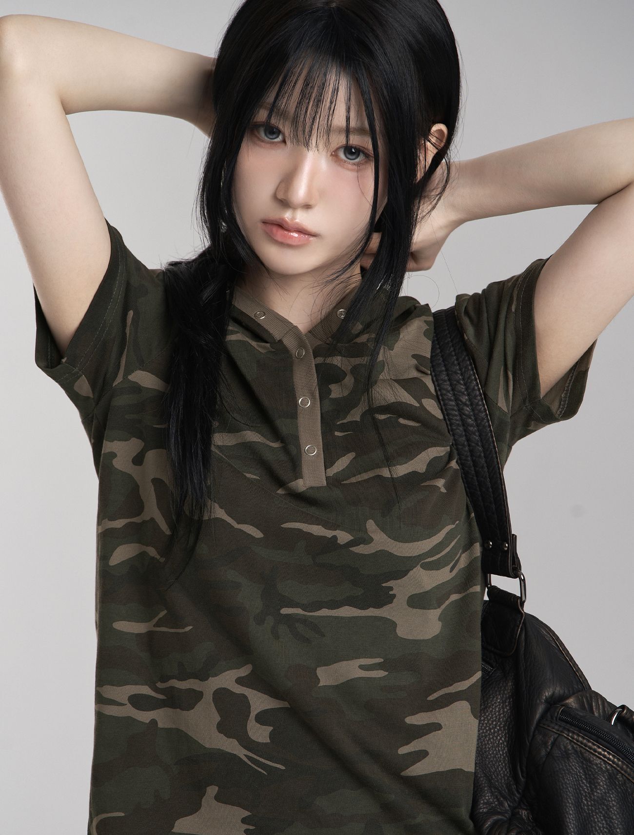 LOOXP 迷彩扣釦修身連帽短袖T恤 9860-2