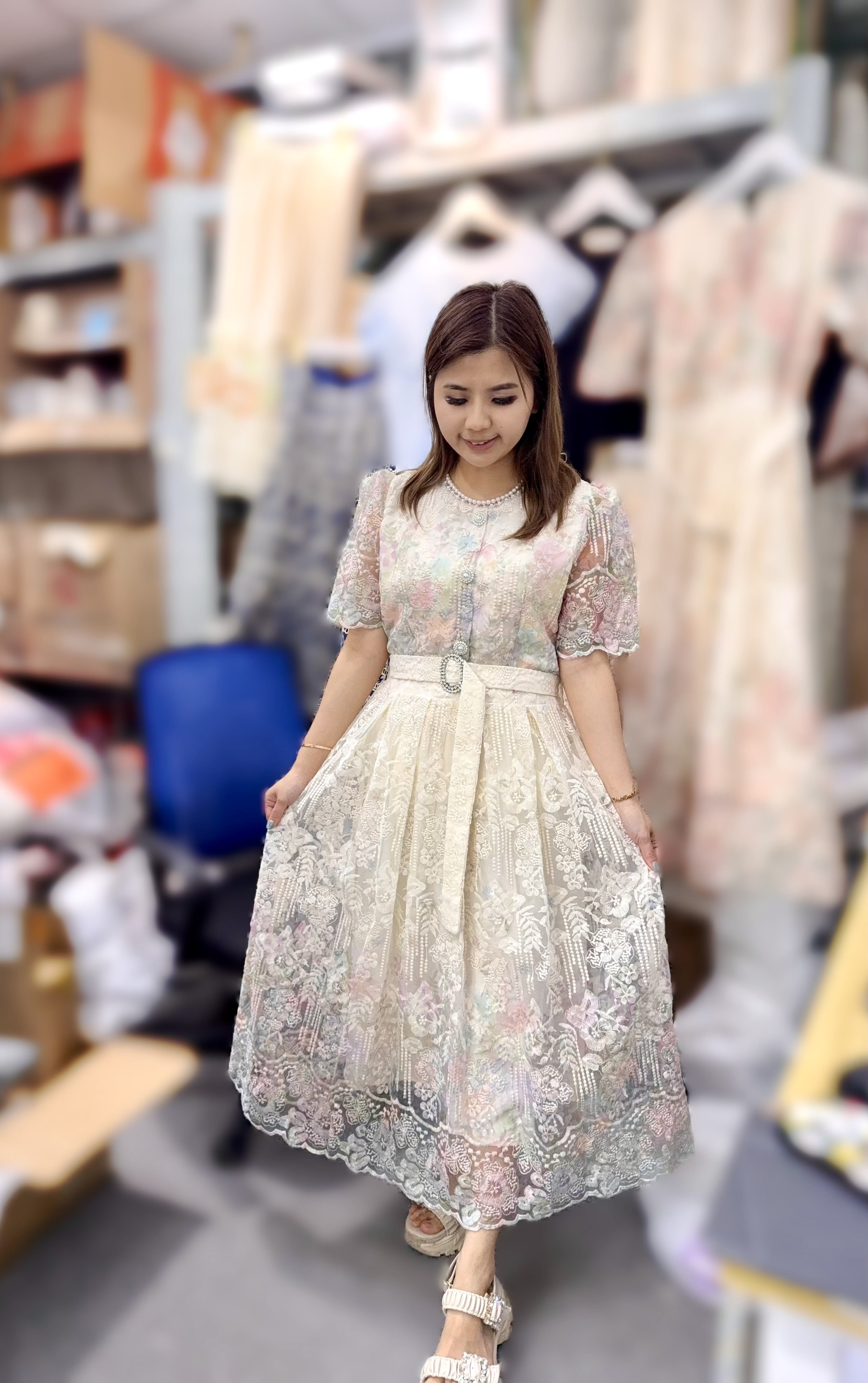 H13  碎花連身裙  胸S37 M39 L41   腰S30 M32 L34    hip52   長版47 短版42