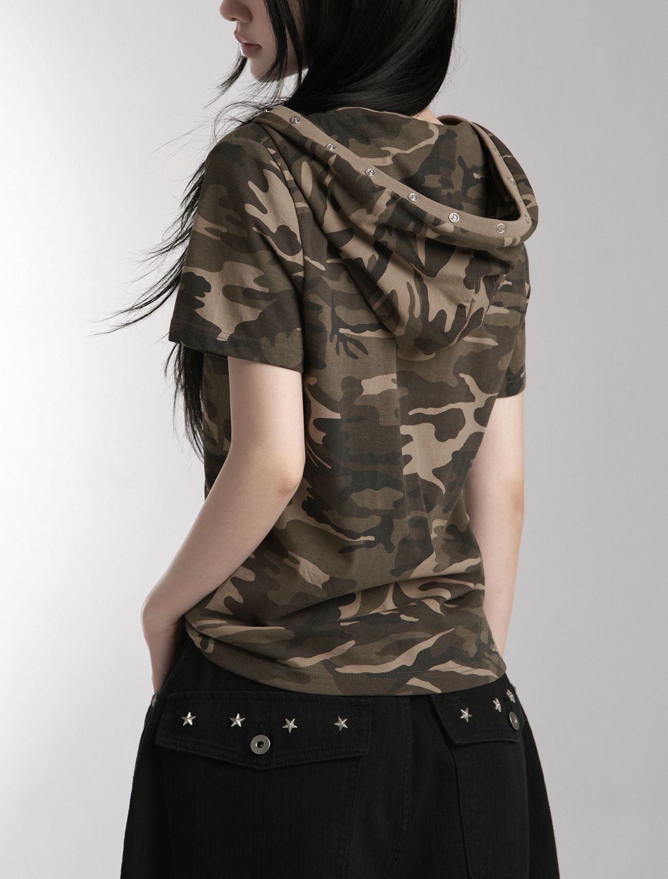 LOOXP 迷彩按扣修身短袖帽T 9860-1