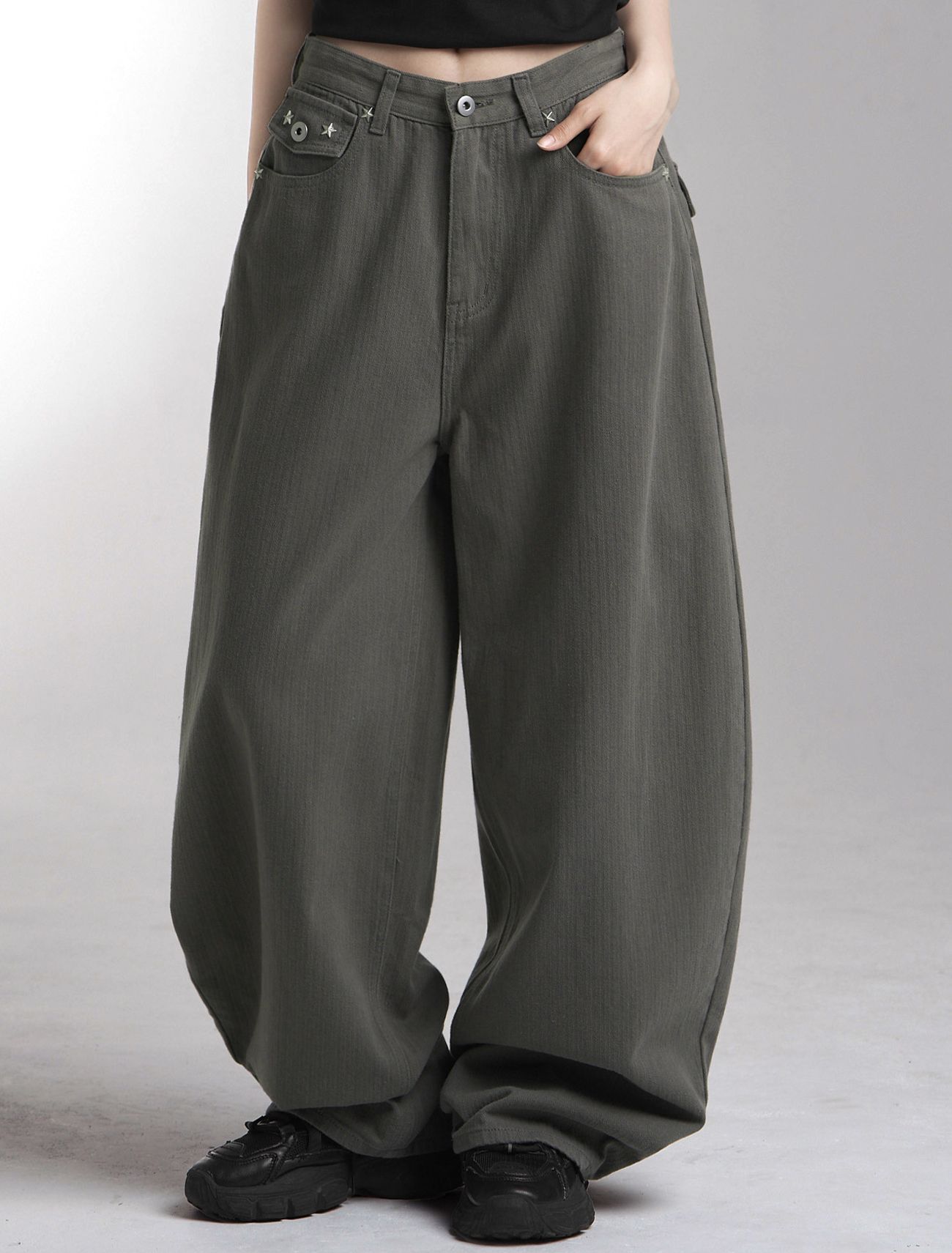 LOOXP 釘扣後口袋棉質氣球長褲 炭灰 9870-2