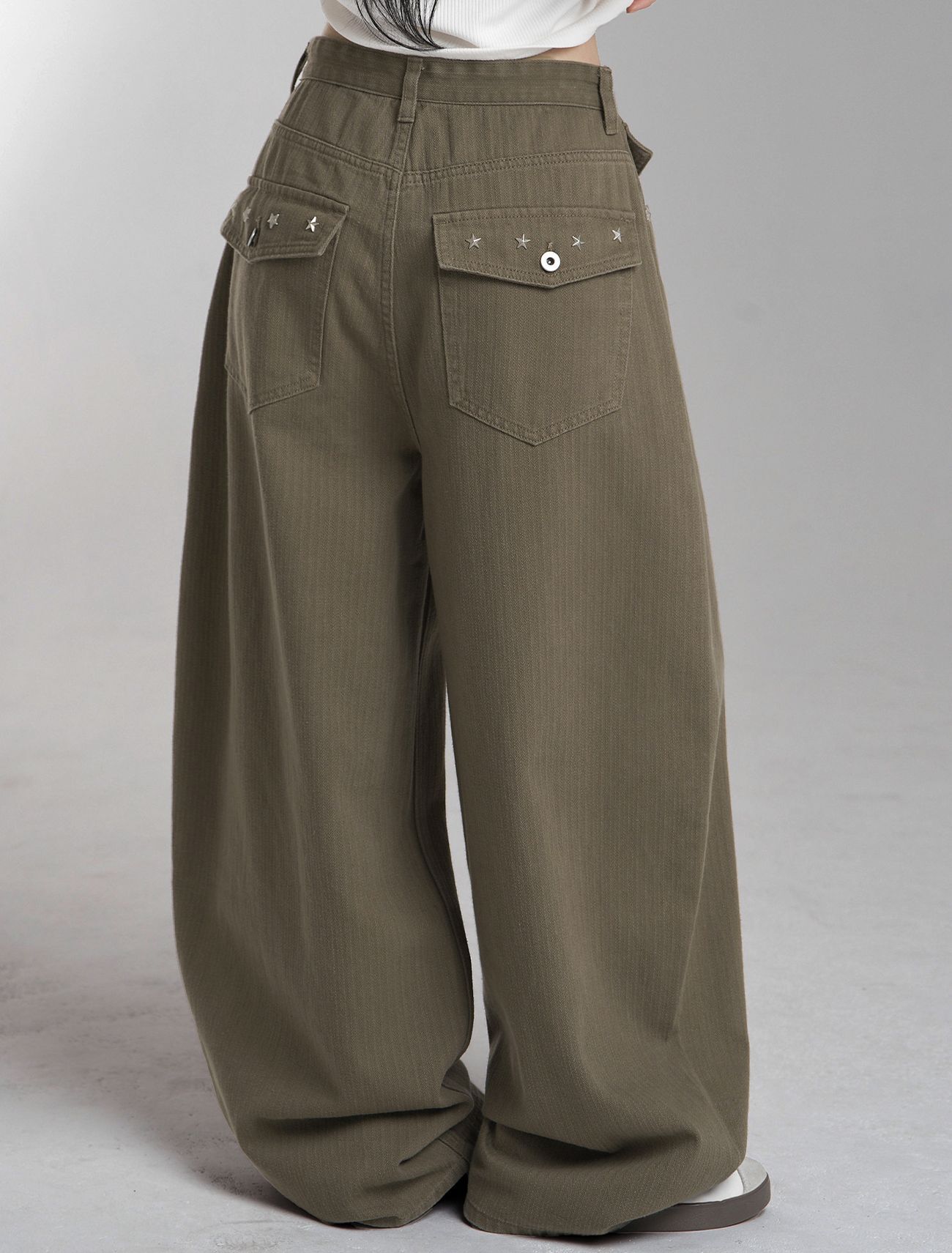 LOOXP 鉚釘後口袋棉質氣球長褲 棕色 9870-1