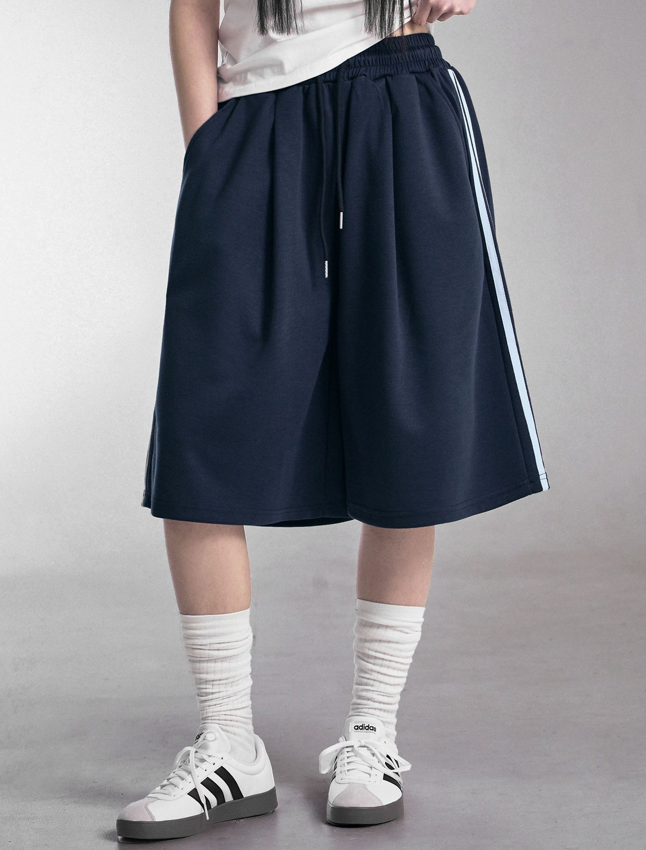 LOOXP 天使刺繡後口袋運動短褲 9805-3