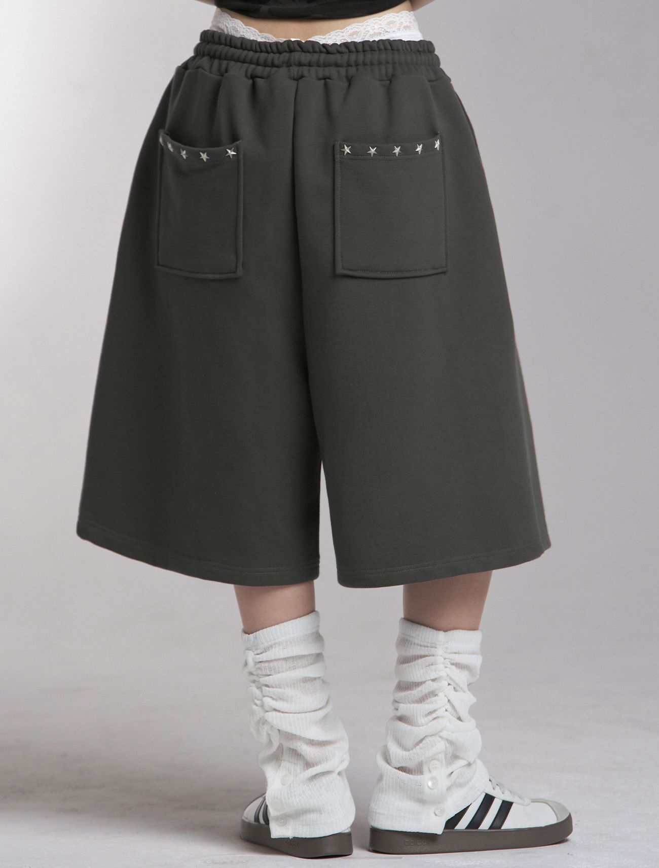 LOOXP 星釘細褶百慕達寬褲 炭灰 9868-2