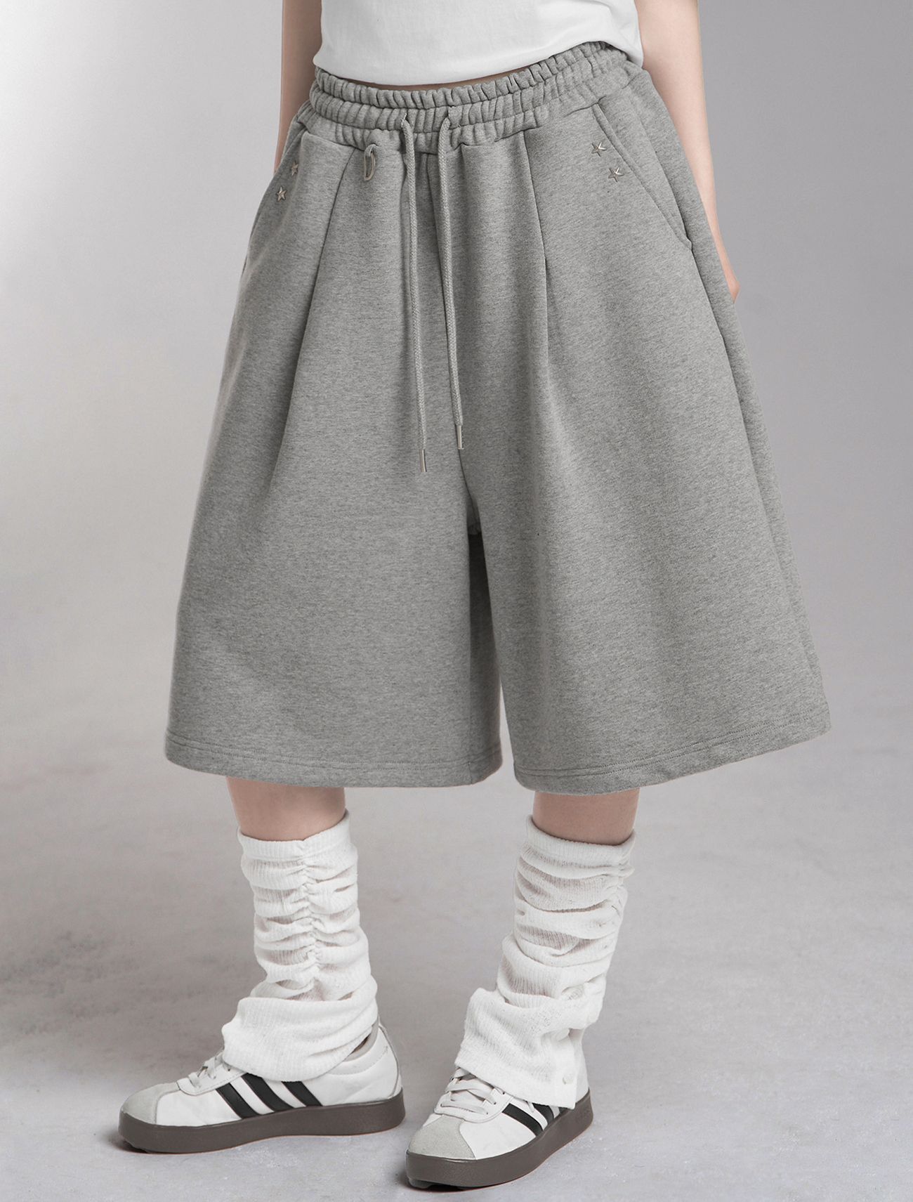 LOOXP 星形鉚釘打褶百慕達短褲 灰色 9868-1