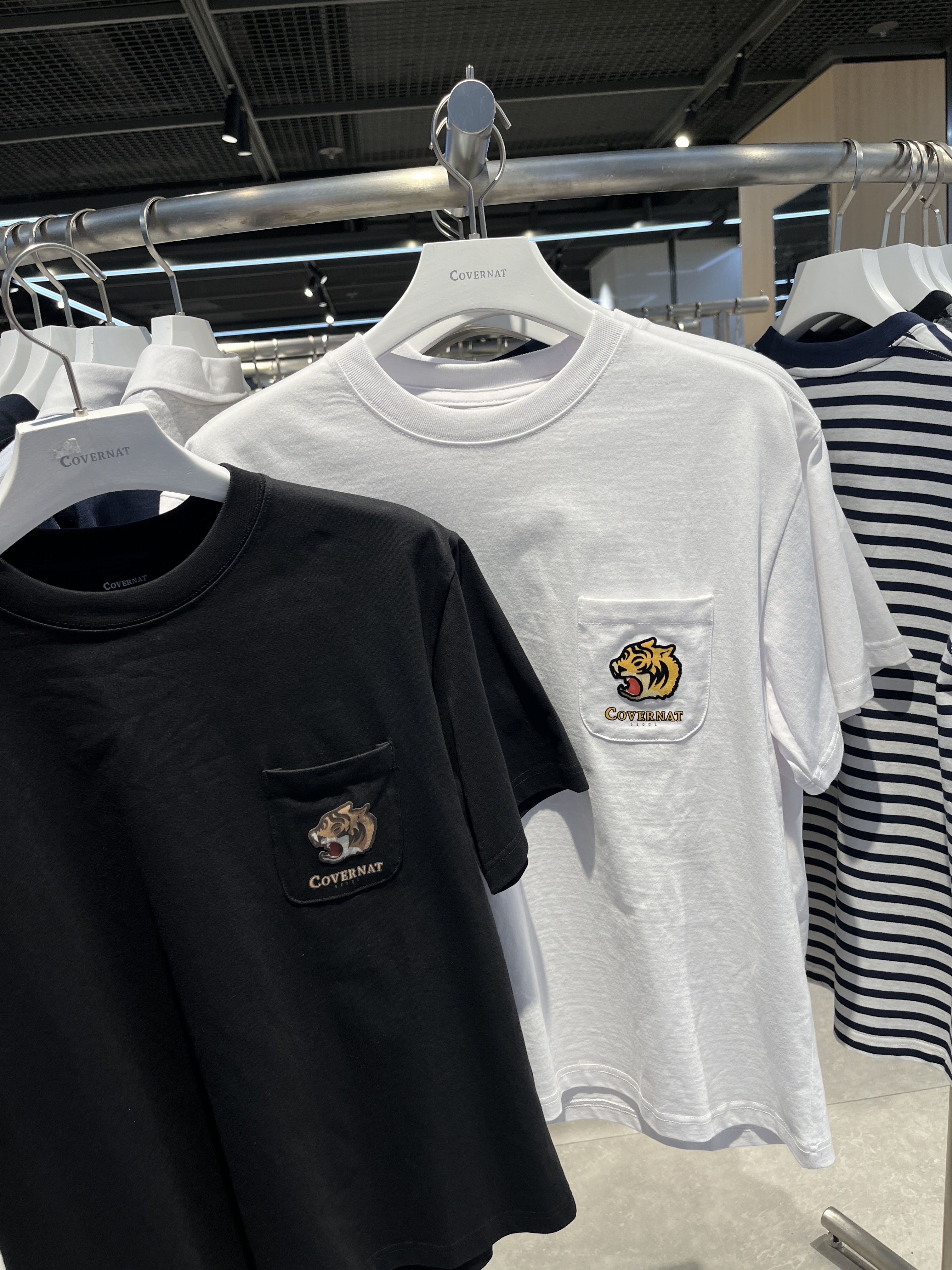 韓國限定｜Covernat Tiger Pocket Tee (2 Colours)