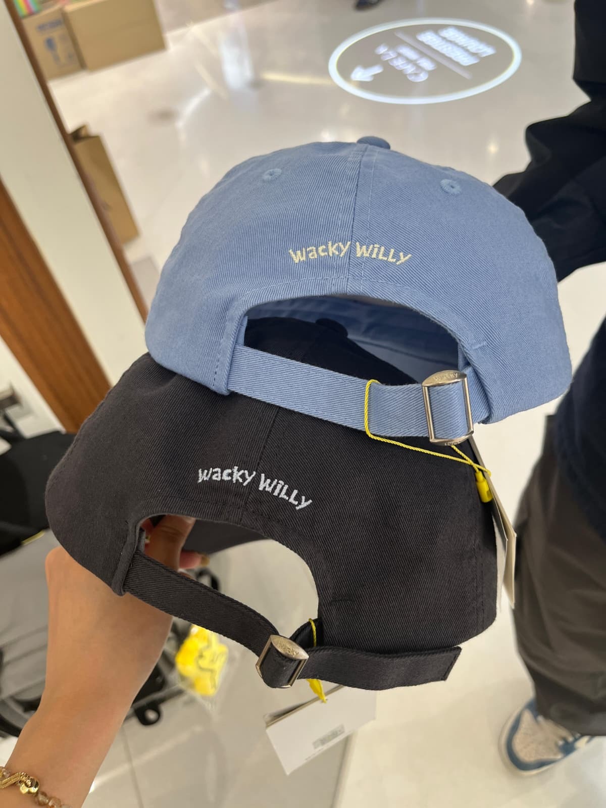 Wacky Willy Lily 花花 小Logo Cap (6 Colours)