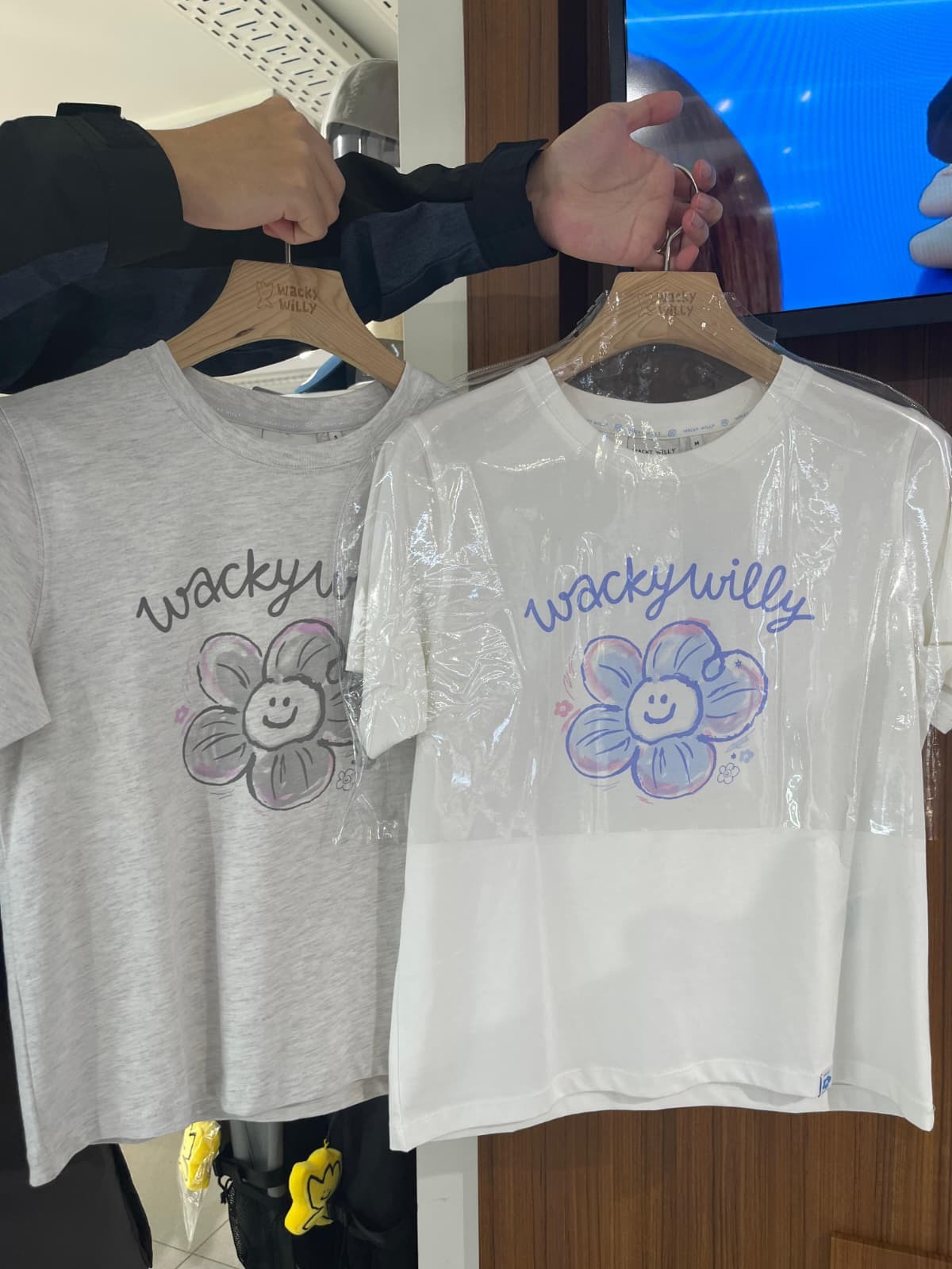 Wacky Wiily Big Lily Graphic Short Sleeve T-shirt (3 Colours)