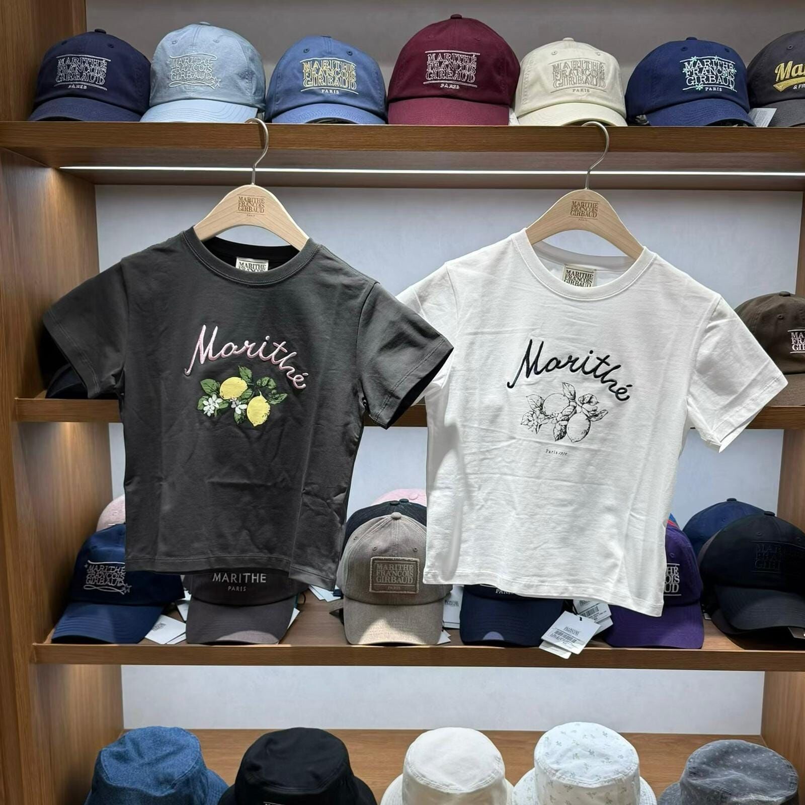 MFG W LEMON GRAPHIC SLIM CROP TEE (2 Colours)