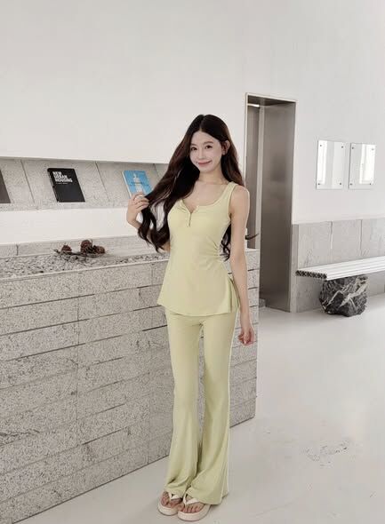 純欲感溫柔收腰開衩背心喇叭褲套裝🖤