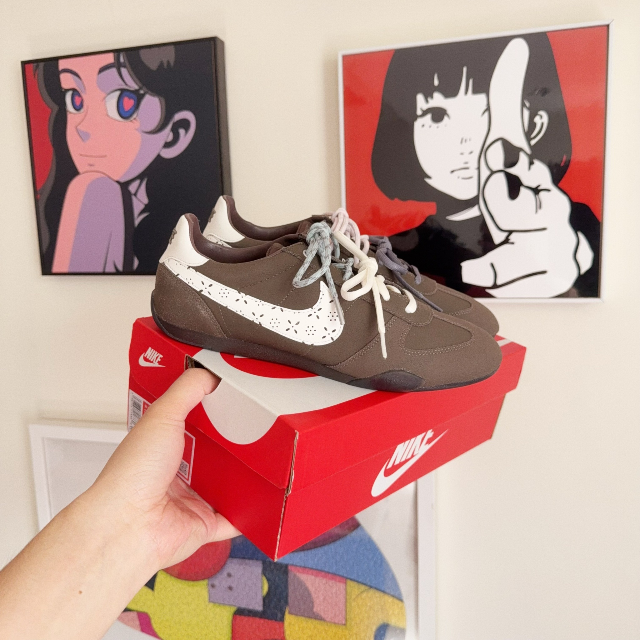 Nike Sprint Sister 日本新款 miumiu風 棕色 4色鞋帶 雕花設計 復古鞋 IR5693-256