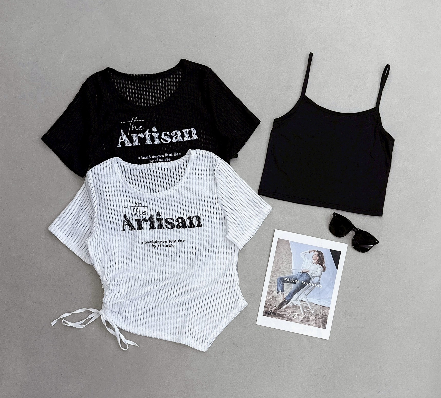 黑背心+側抽繩英文洞洞上衣