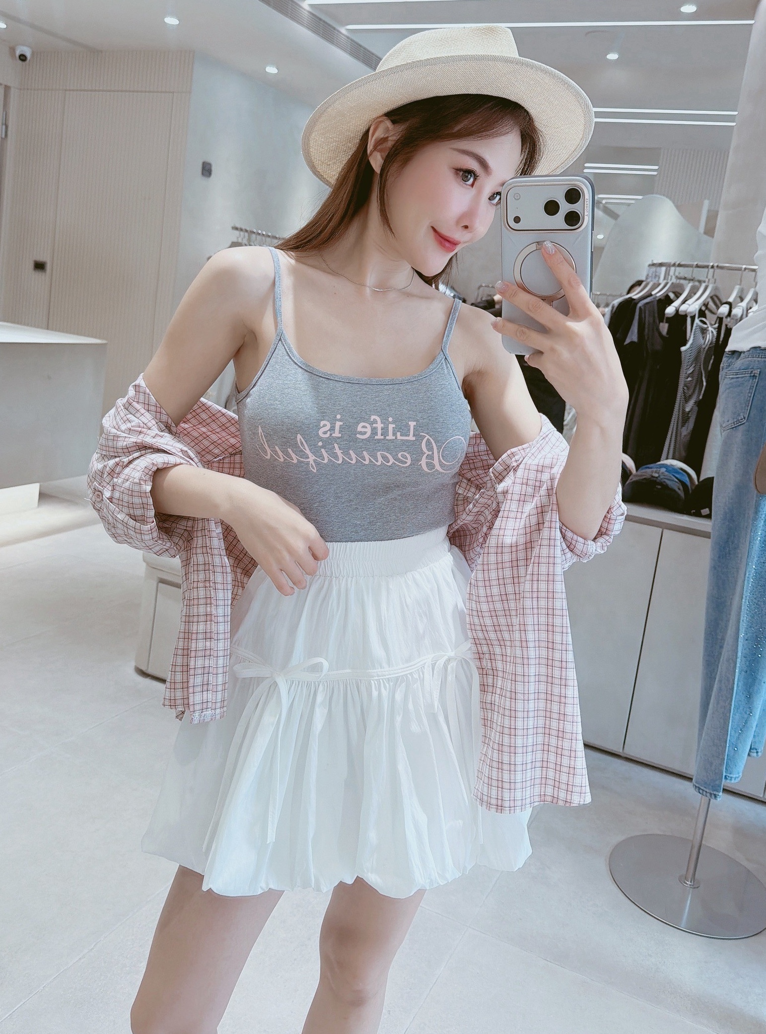 小格紋襯衫+字母背心+蝴蝶結短裙