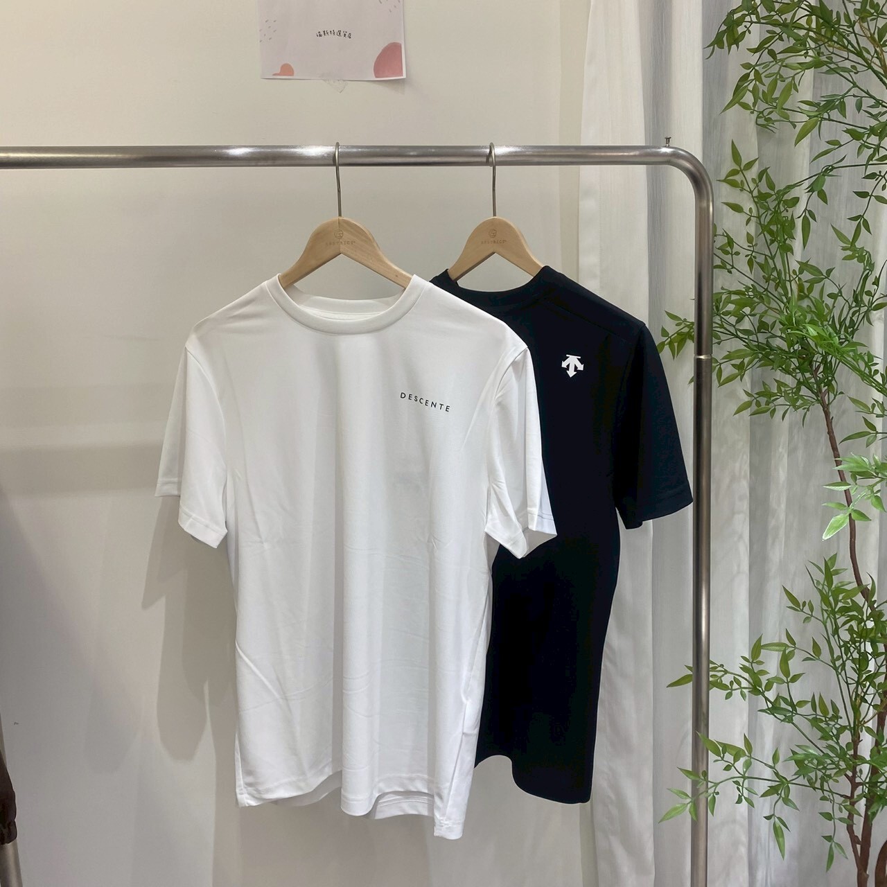 Descente 迪桑特 小型字樣logo短袖 SR223UTS47