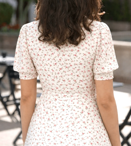 1GL0426-074 [GAALA] Diana Wrap Dress Roses With Vines (EU)