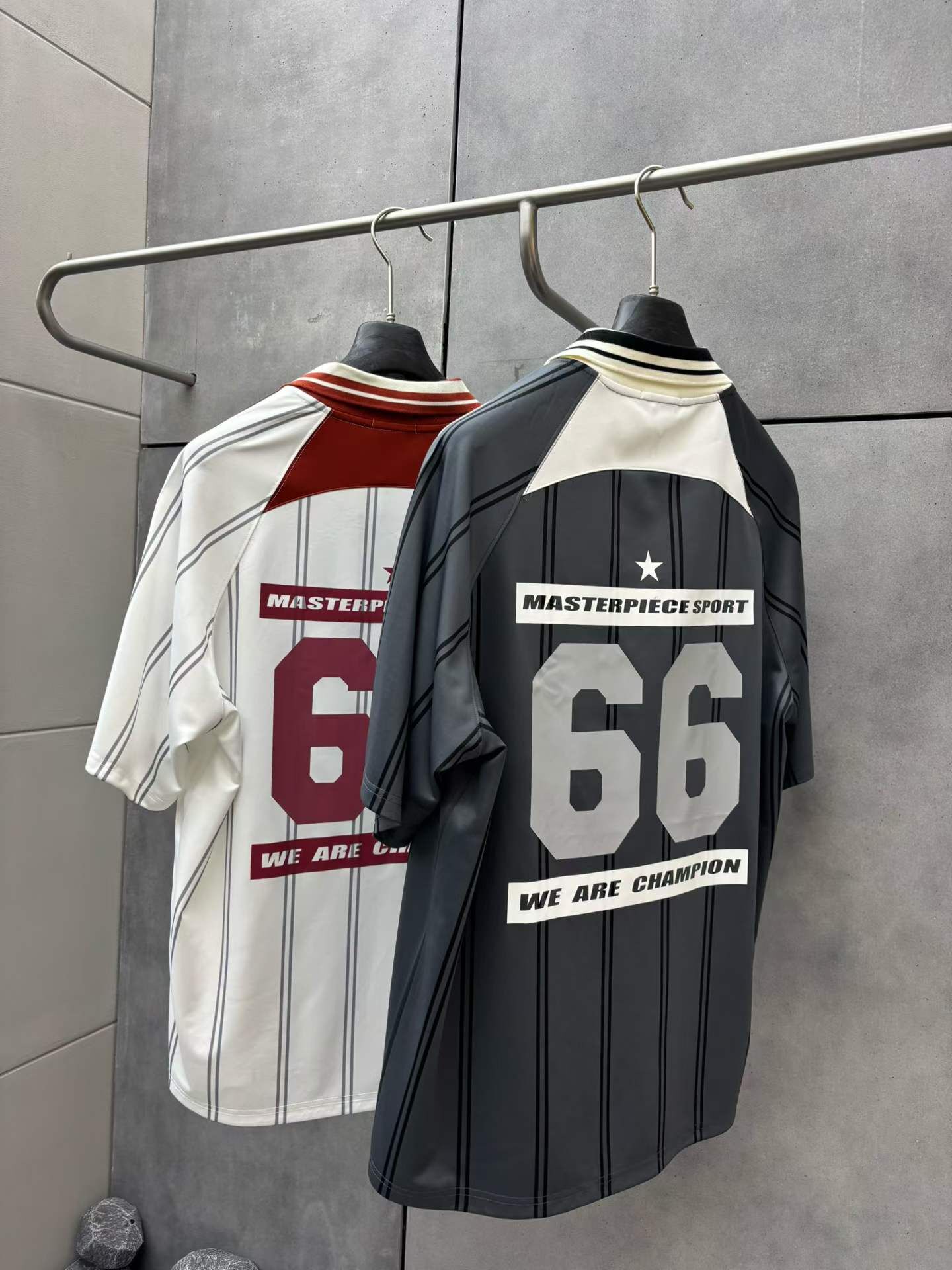 《S.V》條紋6號翻領足球短T