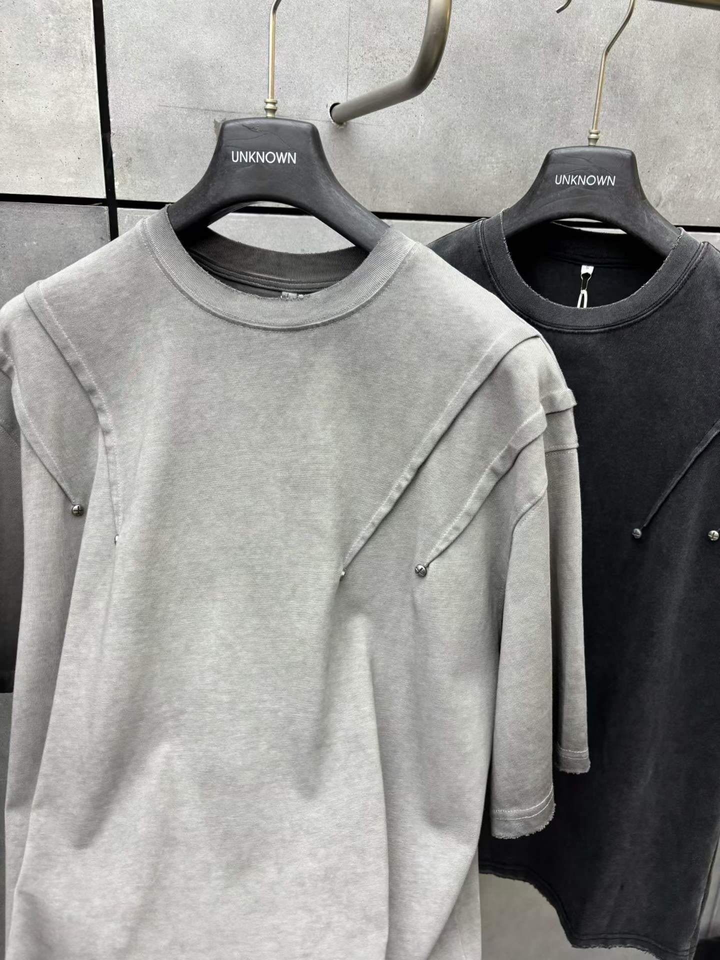 《S.V》水洗盔甲鉚釘短T