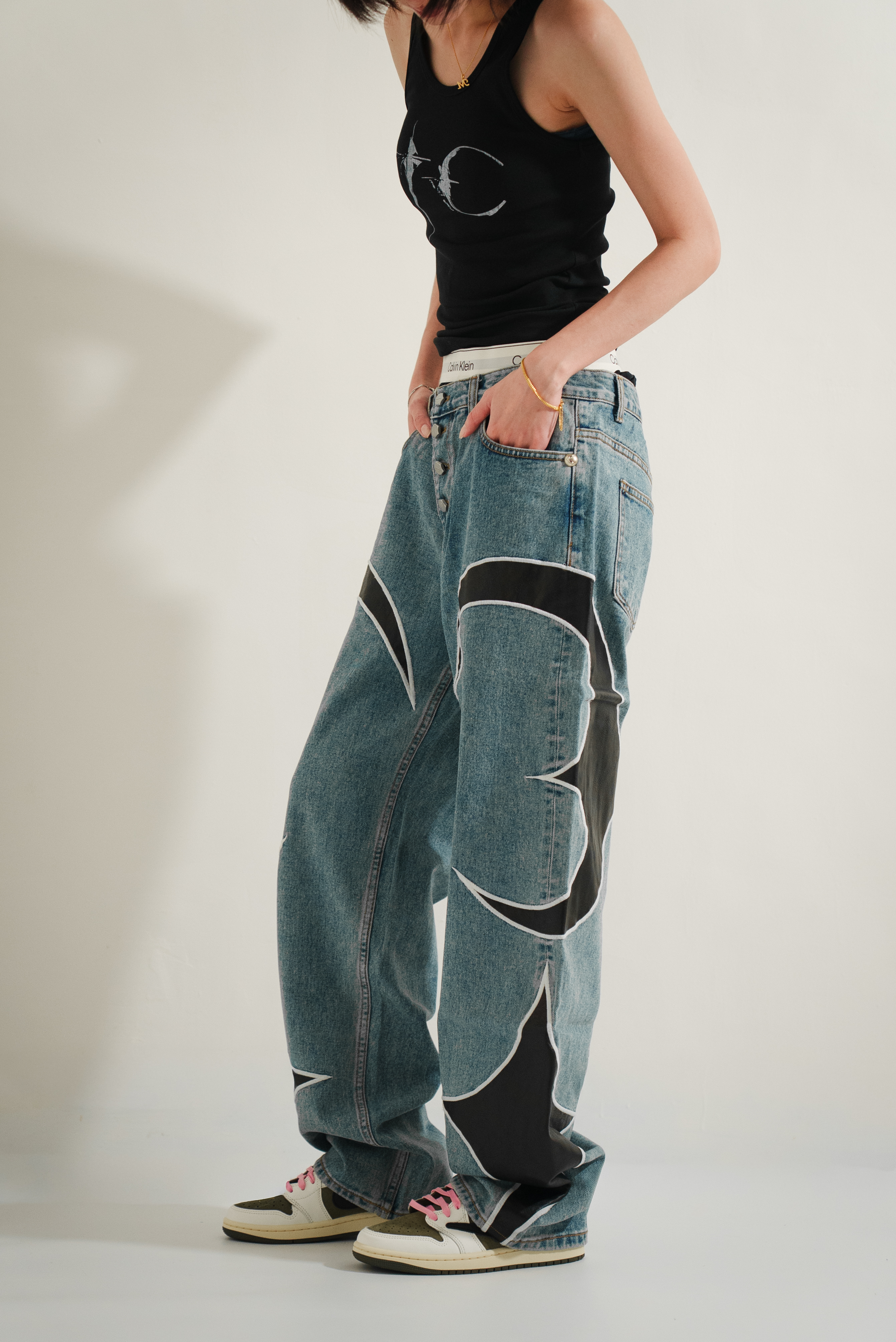 【Focus Store】現貨 Thug Club Leather Washing Denim Pants 皮革拼接 圖騰 牛仔褲
